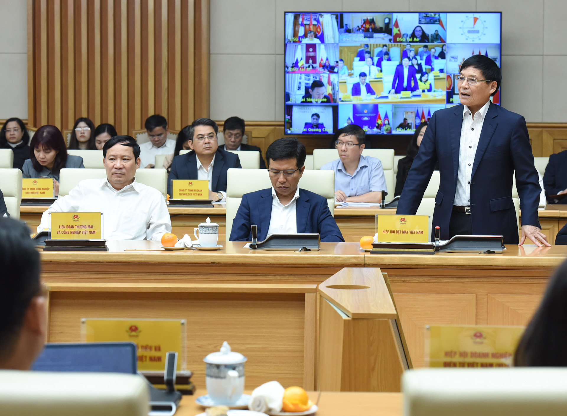 Phó Chủ tịch, Tổng Thư ký Hiệp hội Dệt may Việt Nam Trương Văn Cẩm phát biểu.