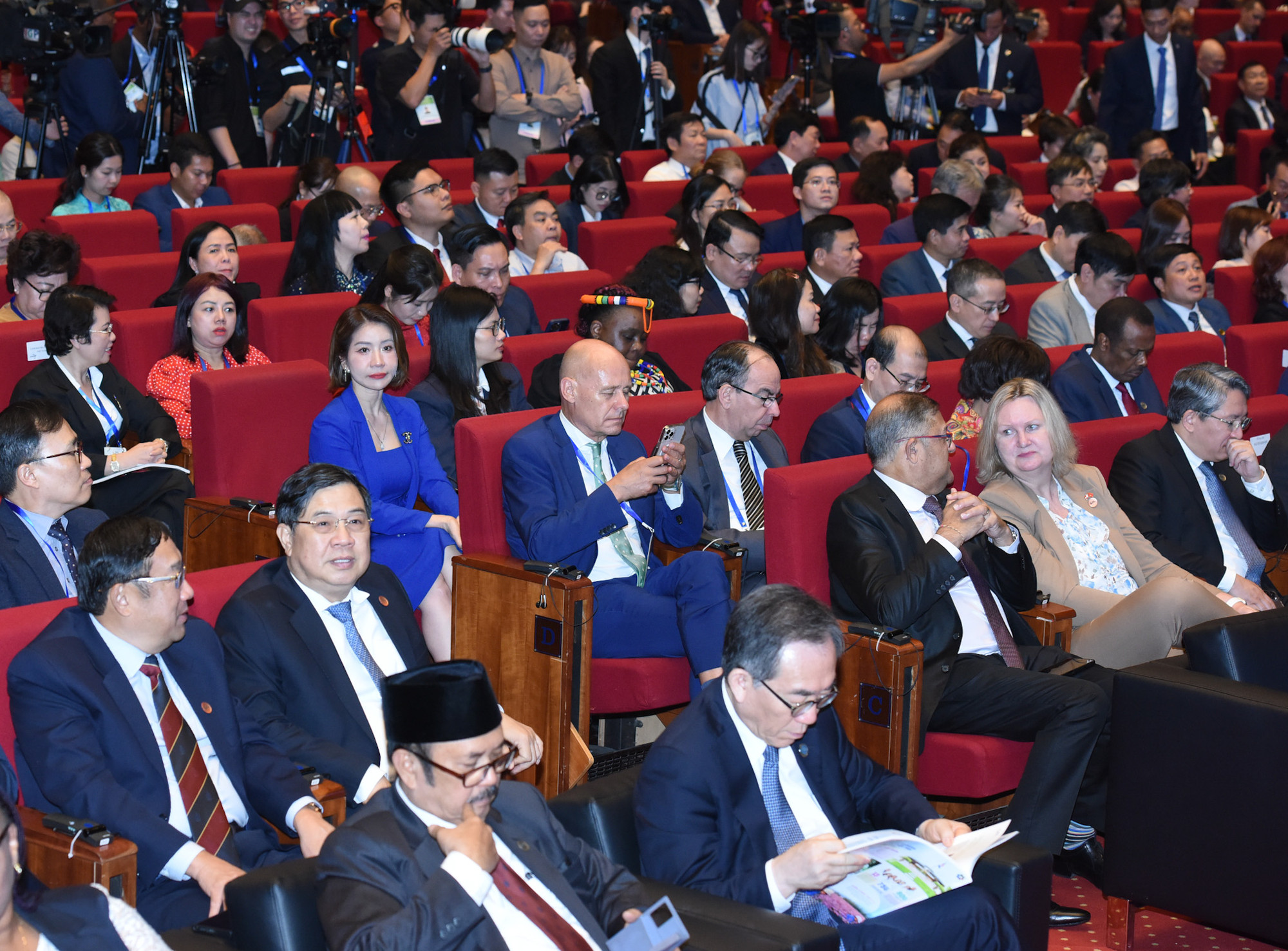 Các đại biểu trong nước và quốc tế tham dự hội nghị. Các đại biểu trong nước và quốc tế tham dự hội nghị.