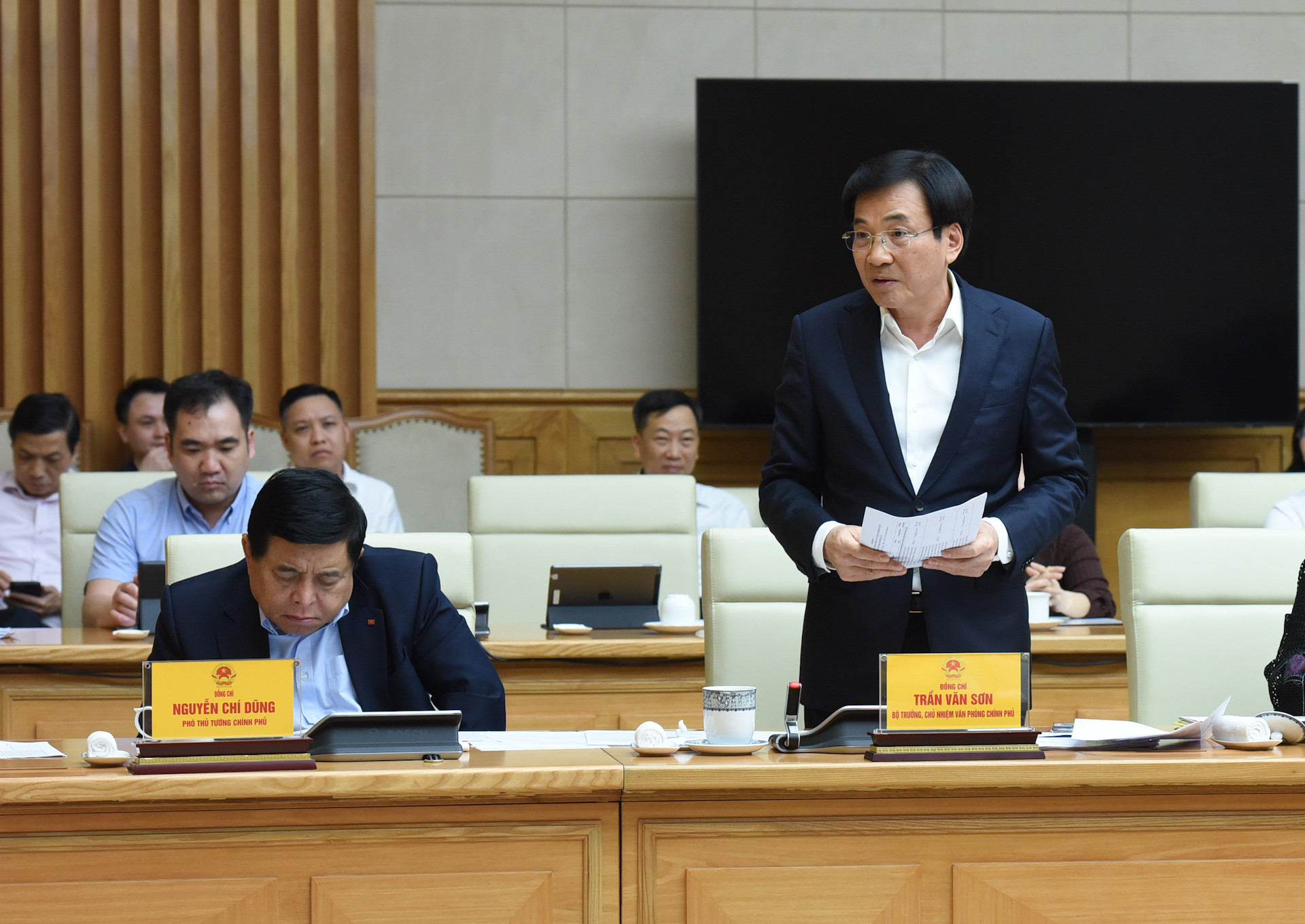 Bộ trưởng Chủ nhiệm Văn phòng Chính phủ Trần Văn Sơn phát biểu.