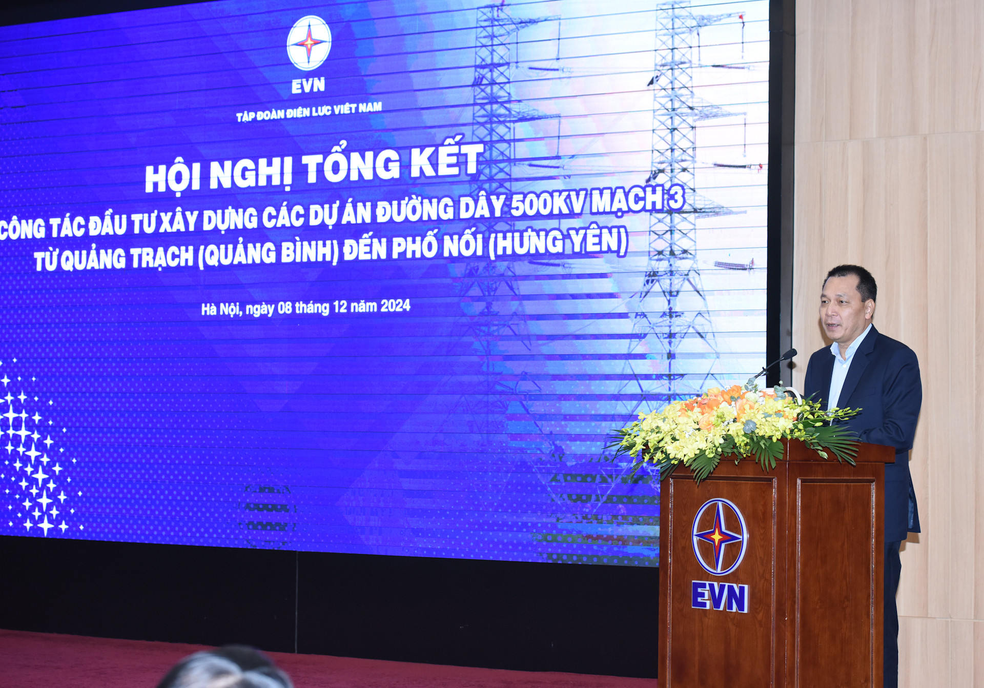 Chủ tịch HĐTV EVN Đặng Hoàng An phát biểu tại Hội nghị.