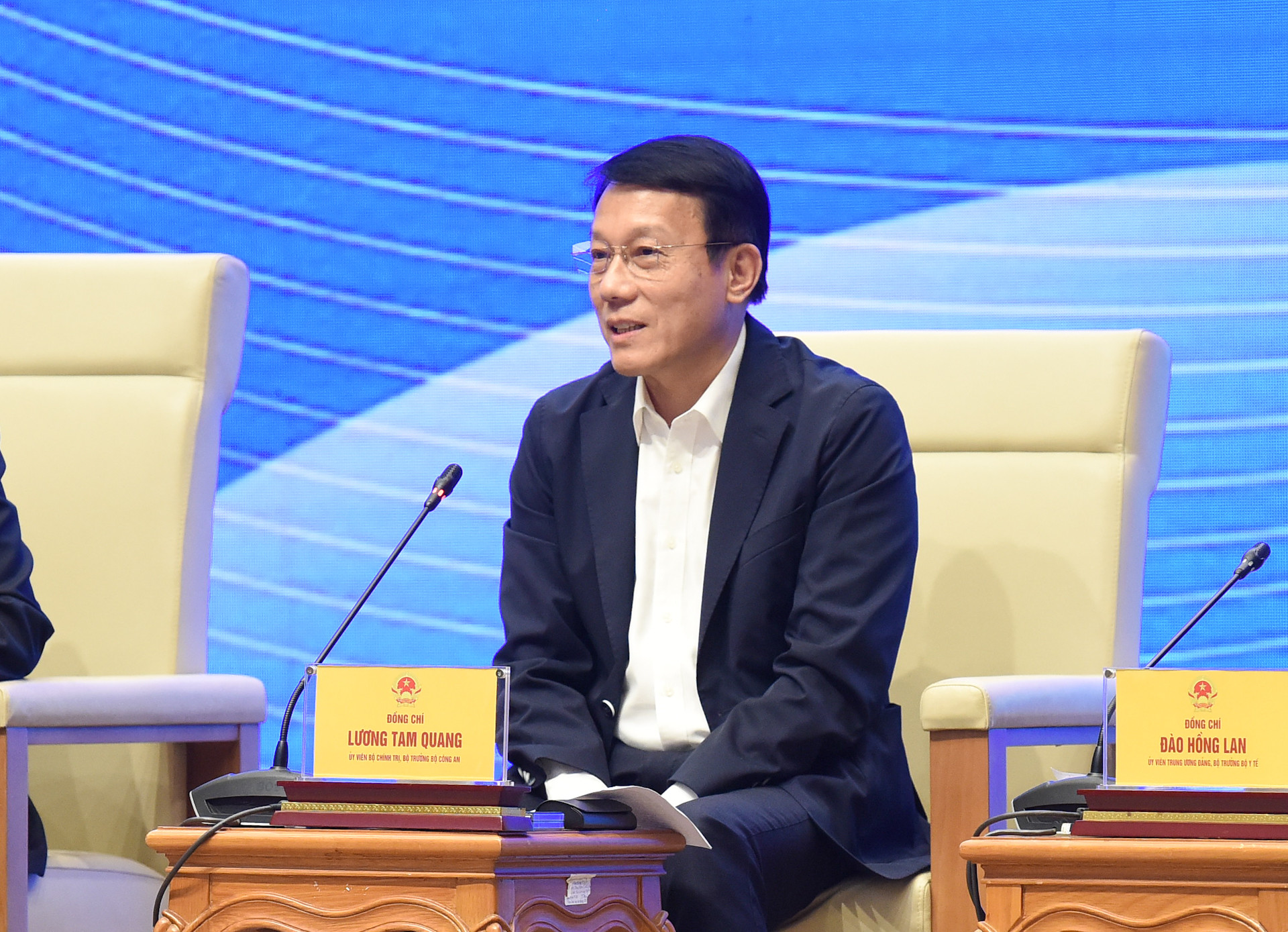 Đại tướng Lương Tam Quang, Bộ trưởng Công an trả lời các câu hỏi về phòng chống tội phạm công nghệ cao. Đại tướng Lương Tam Quang, Bộ trưởng Công an trả lời các câu hỏi về phòng chống tội phạm công nghệ cao.