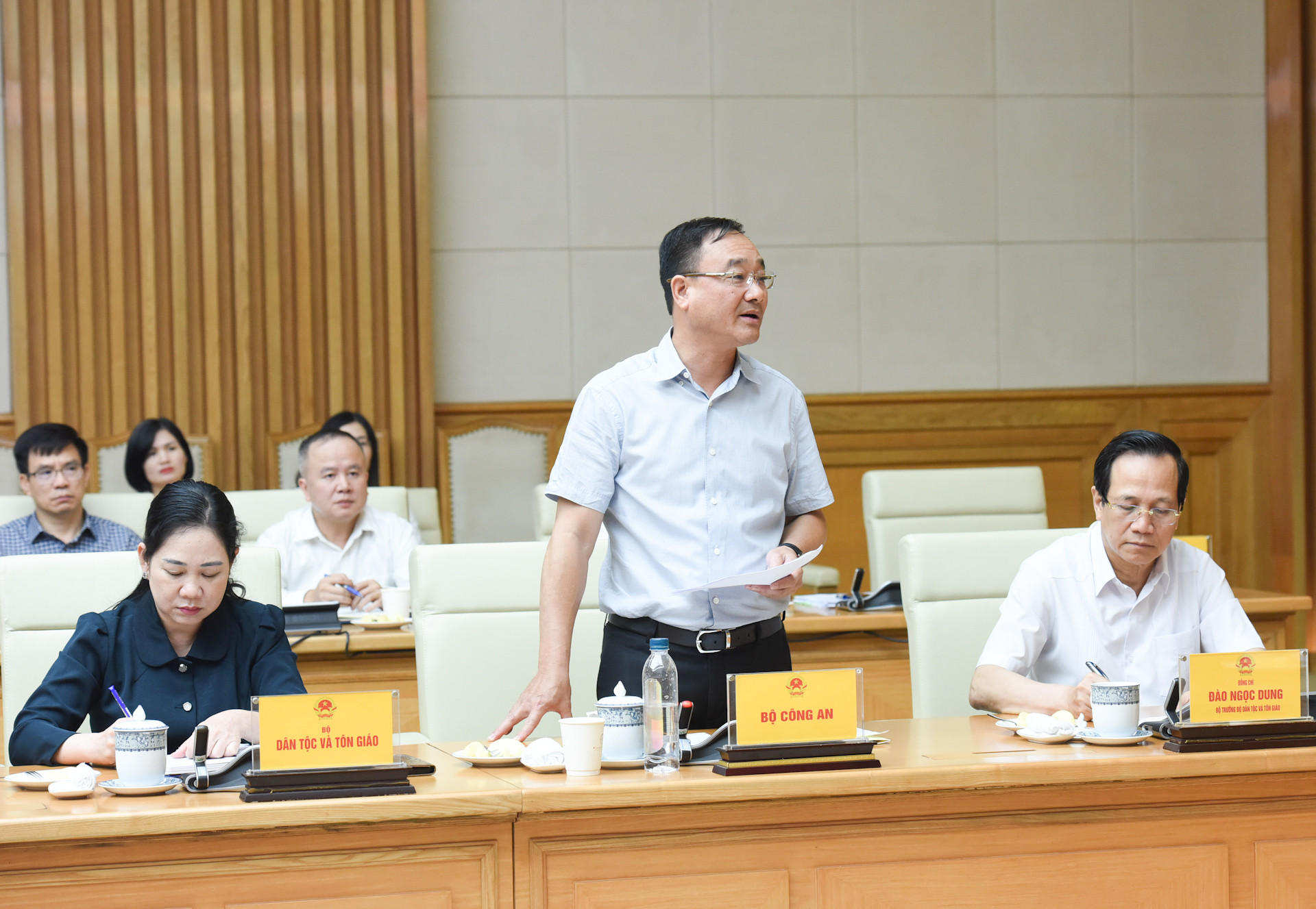 [Ảnh] Thủ tướng Phạm Minh Chính chủ trì phiên họp lần thứ tư Ban Chỉ đạo xóa nhà tạm, nhà dột nát ảnh 11