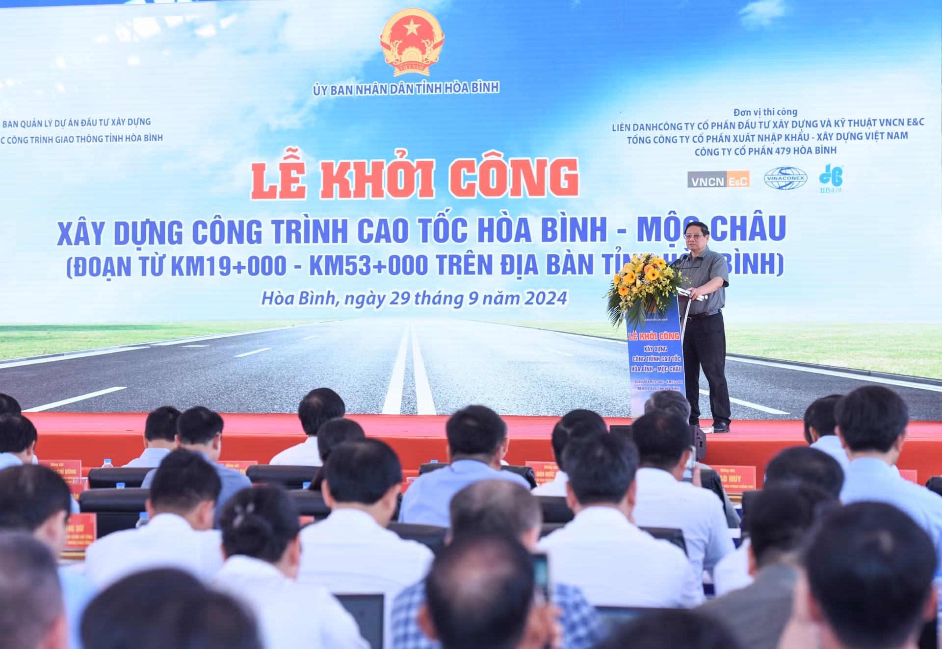 Thủ tướng Phạm Minh Chính phát biểu tại lễ khởi công tuyến đường cao tốc Hoà Bình-Mộc Châu.