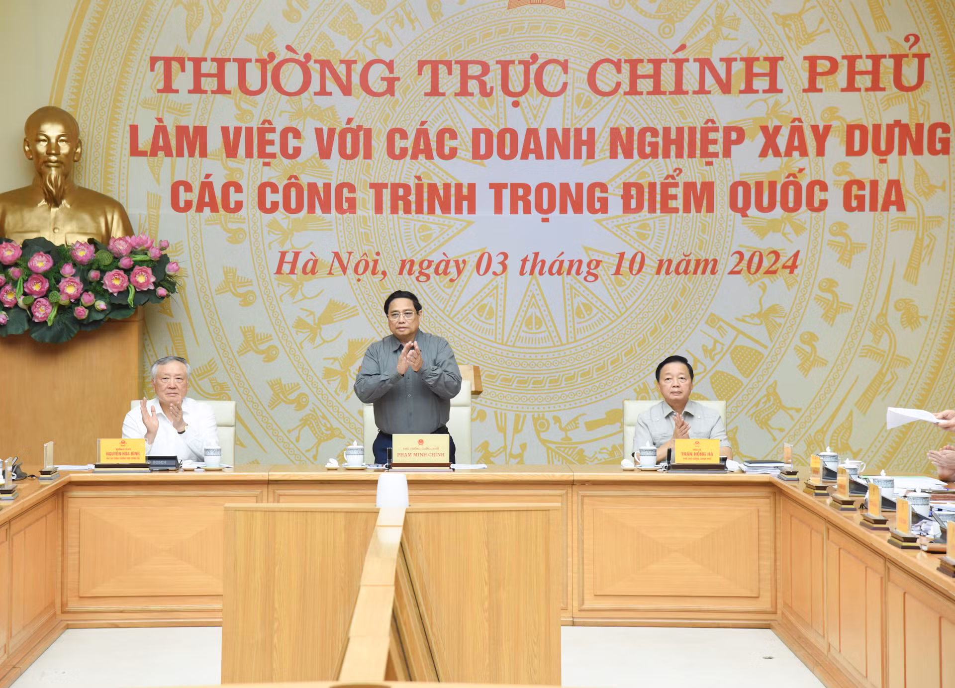Thủ tướng Phạm Minh Chính chủ trì cuộc làm việc của Thường trực Chính phủ với những doanh nghiệp xây dựng các công trình trọng điểm quốc gia.