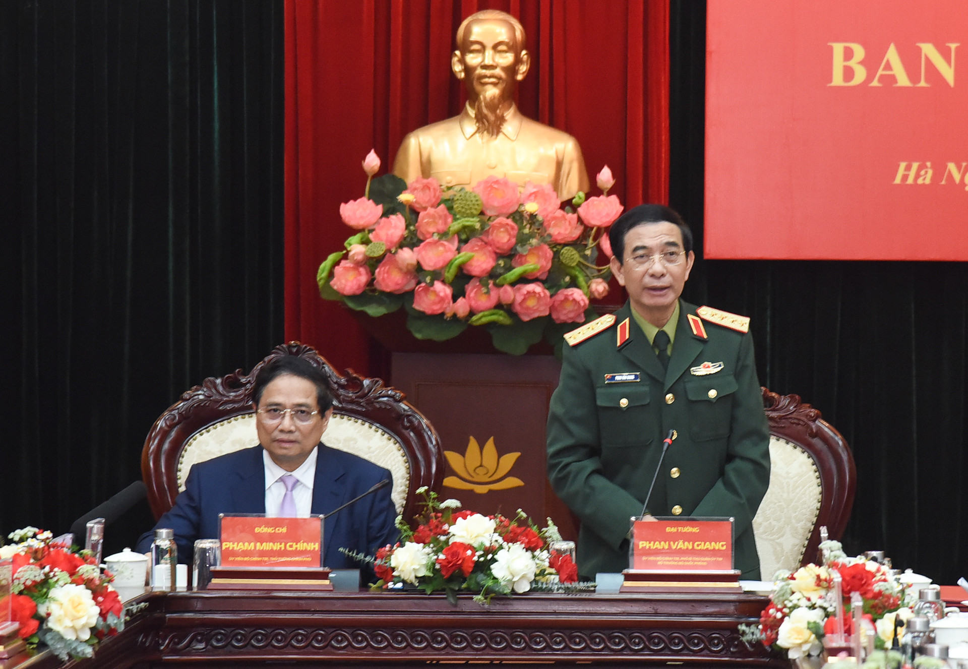 Bộ trưởng Quốc phòng Phan Văn Giang phát biểu.