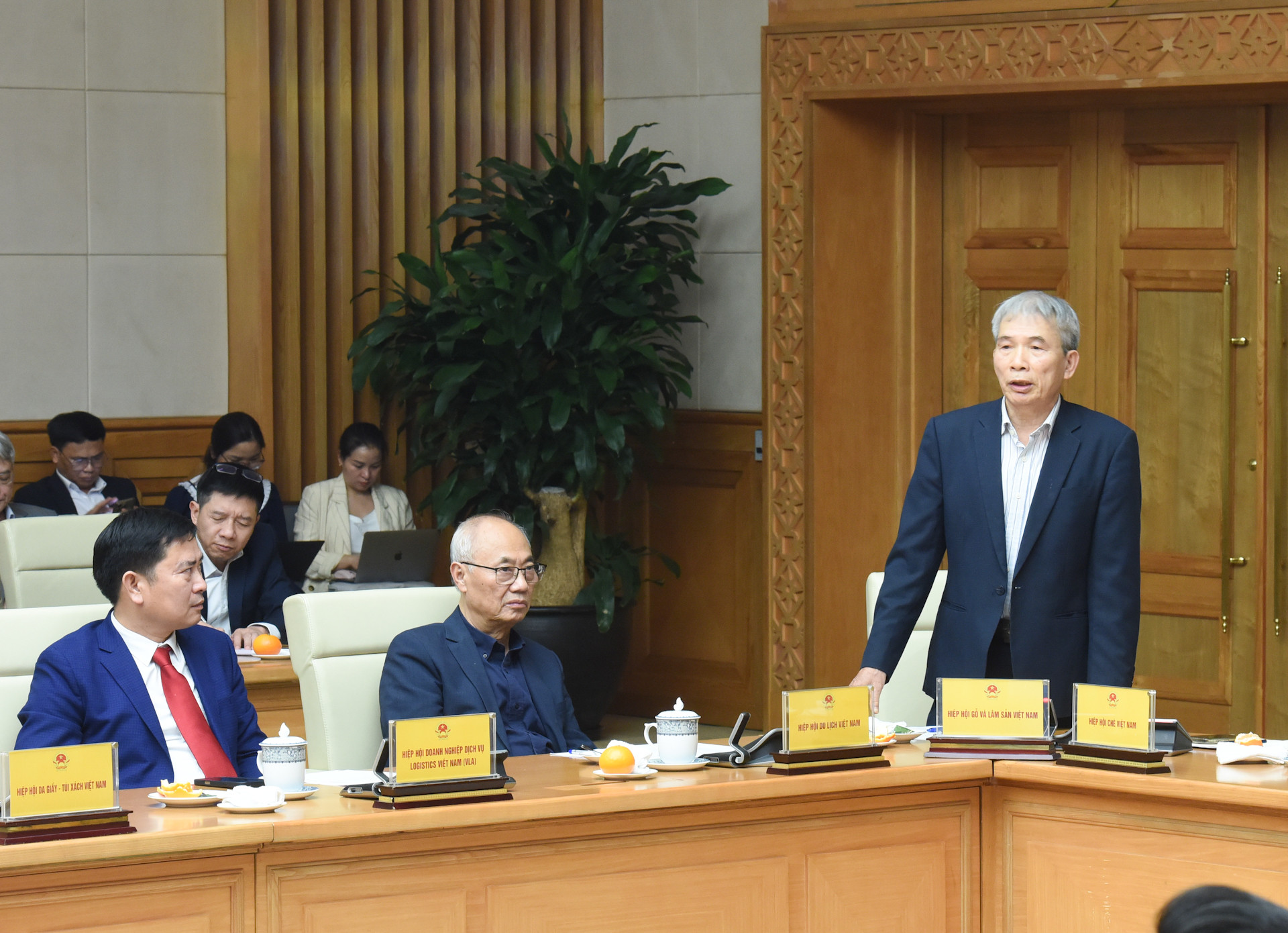 Phó Chủ tịch,Tổng Thư ký Hiệp hội gỗ và Lâm sản Việt Nam Ngô Sĩ Hoài phát biểu.