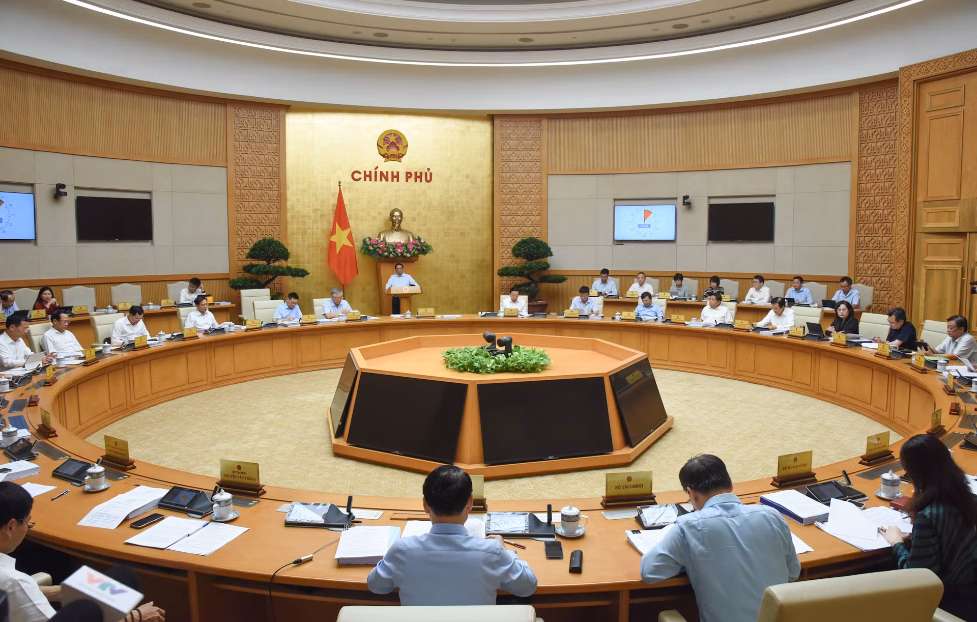 [Ảnh] Thủ tướng chủ trì phiên họp Chính phủ chuyên đề xây dựng pháp luật tháng 9 ảnh 1