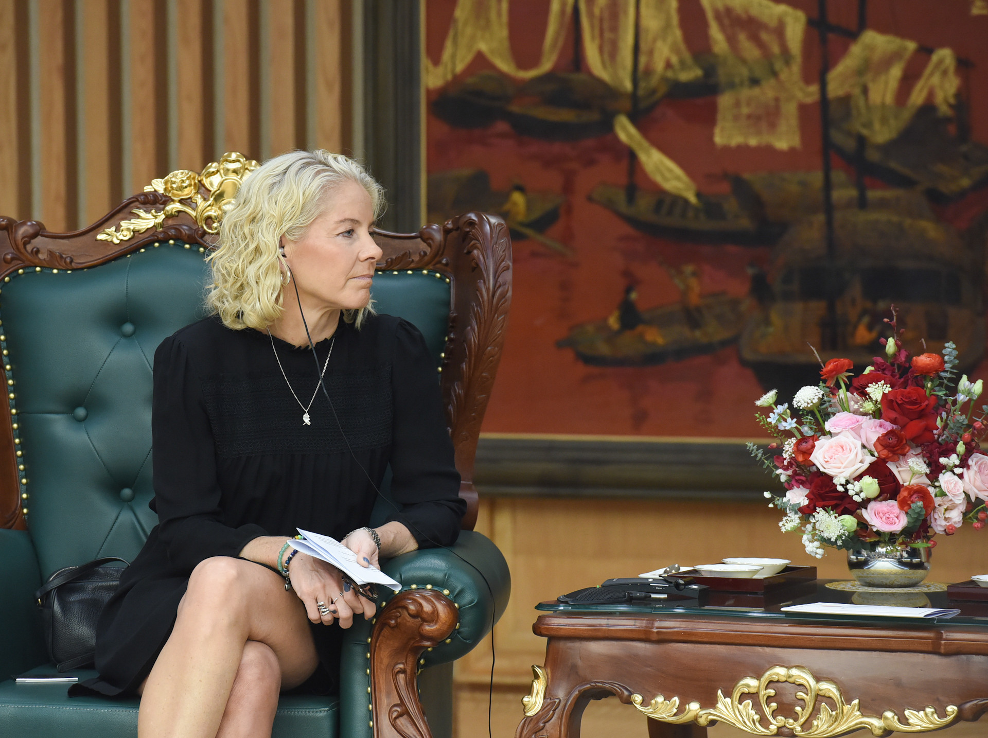 Bà Susanna Campbell phát biểu tại buổi tiếp.