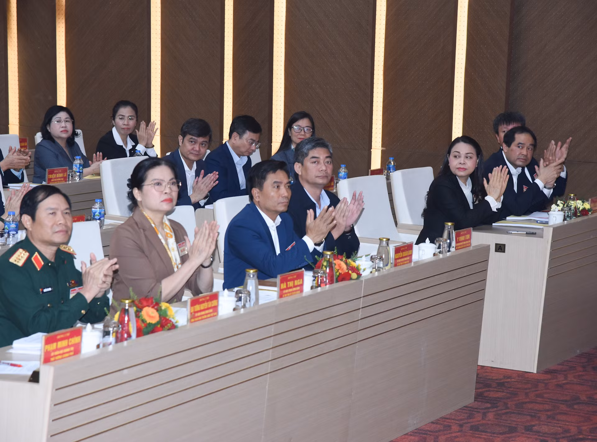 Các đại biểu tham dự hội nghị.