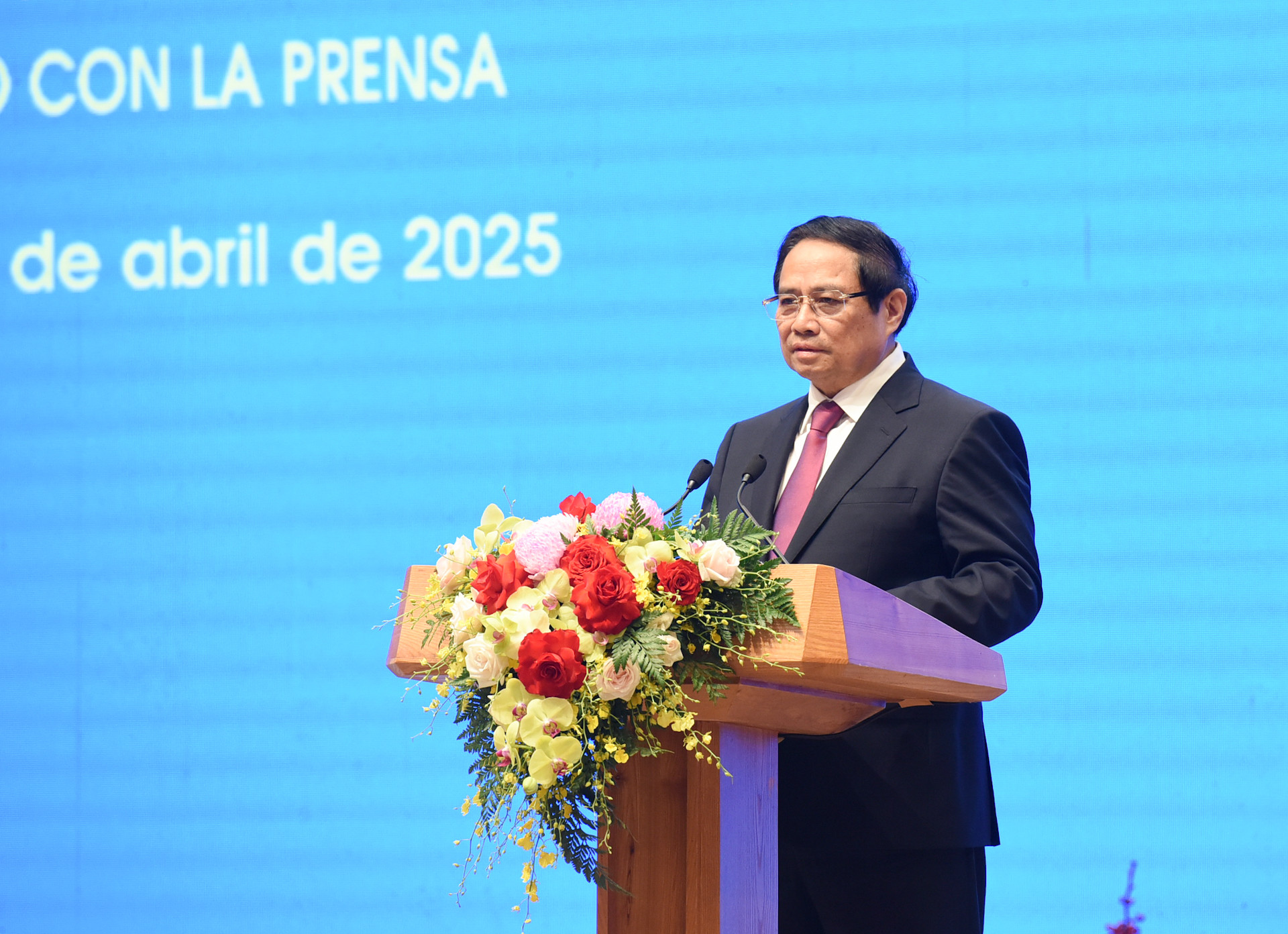 Thủ tướng Phạm Minh Chính phát biểu tại họp báo.