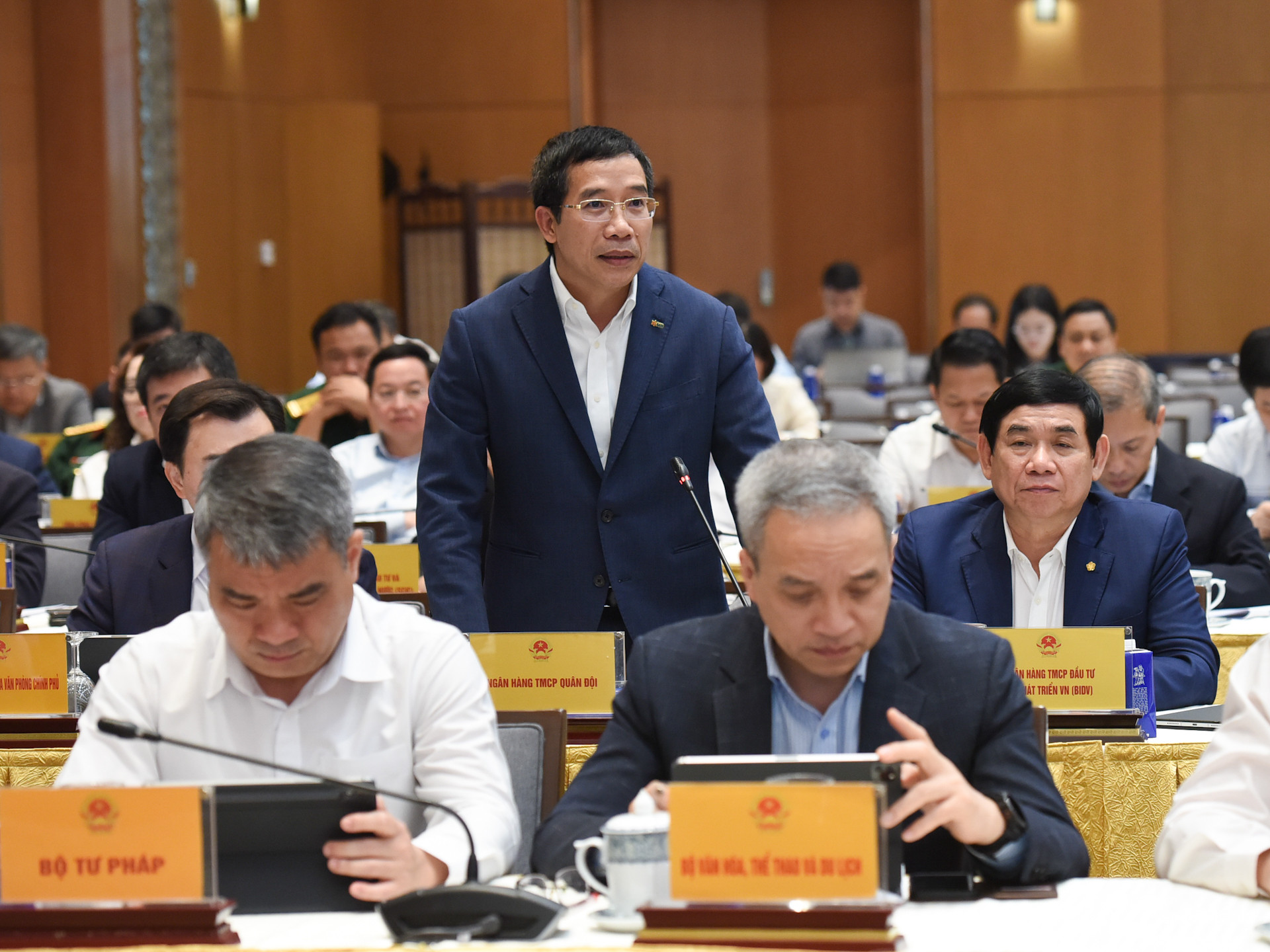 Chủ tịch Ngân hàng Thương mại cổ phần Quân đội (MB) Lưu Trung Thái phát biểu. Chủ tịch Ngân hàng Thương mại cổ phần Quân đội (MB) Lưu Trung Thái phát biểu.