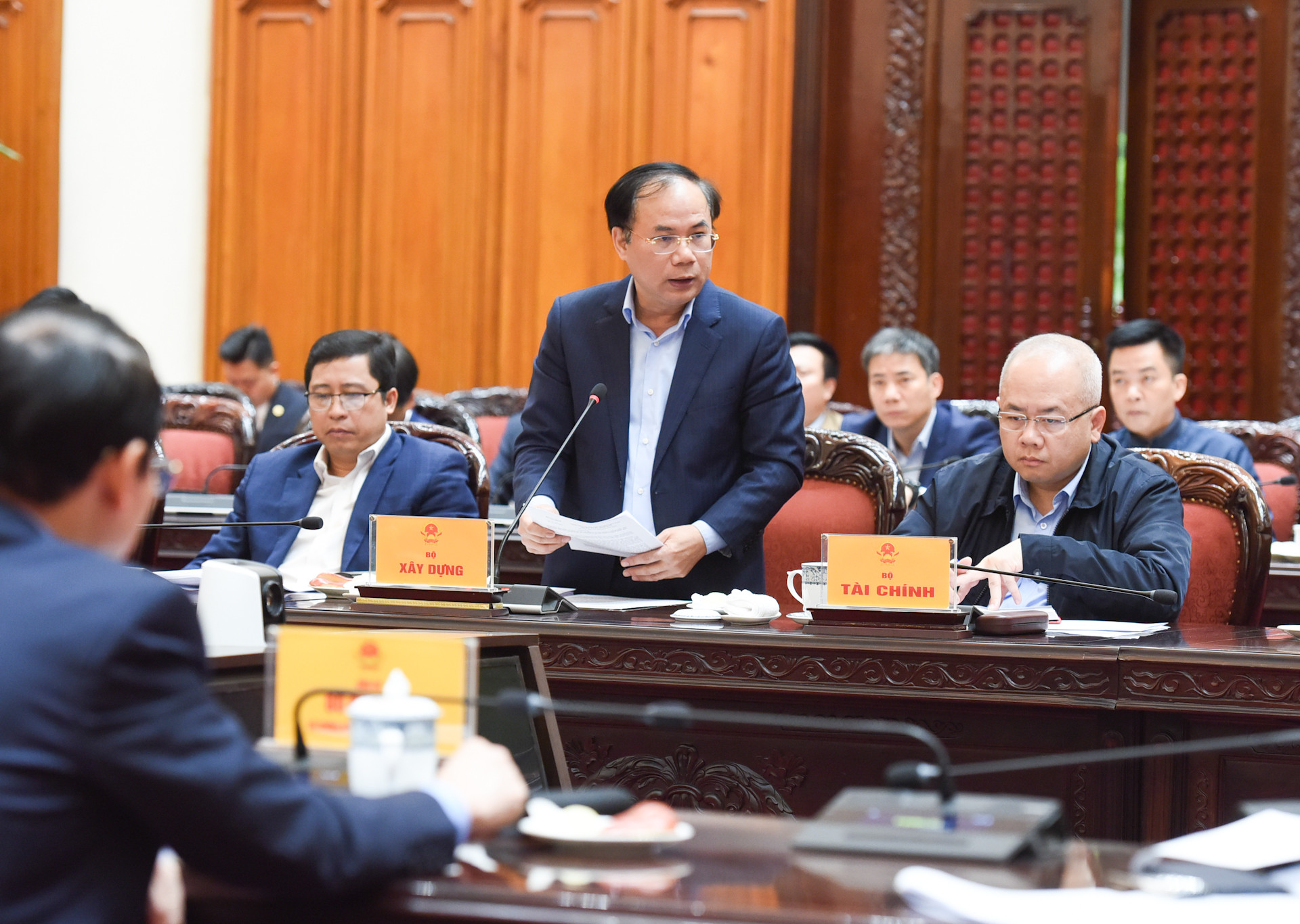 Thứ trưởng Bộ Xây dựng Nguyễn Văn Sinh phát biểu.