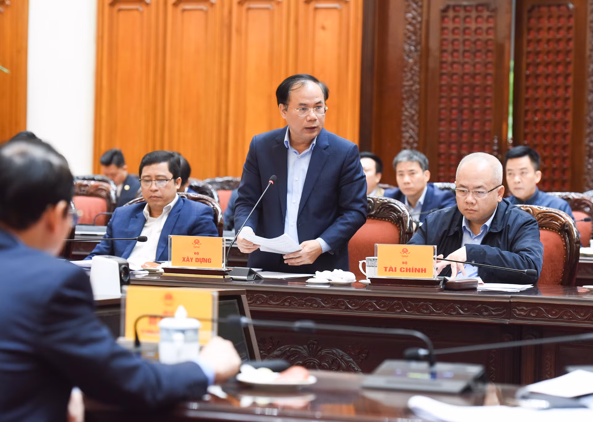 Thứ trưởng Bộ Xây dựng Nguyễn Văn Sinh phát biểu.