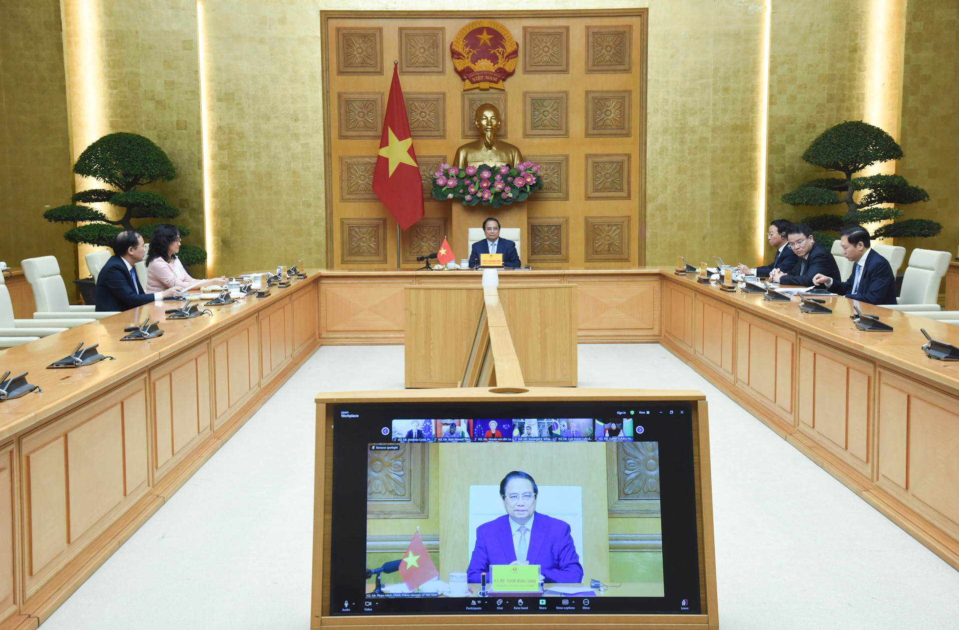 Thủ tướng Phạm Minh Chính phát biểu tại điểm cầu Hà Nội.