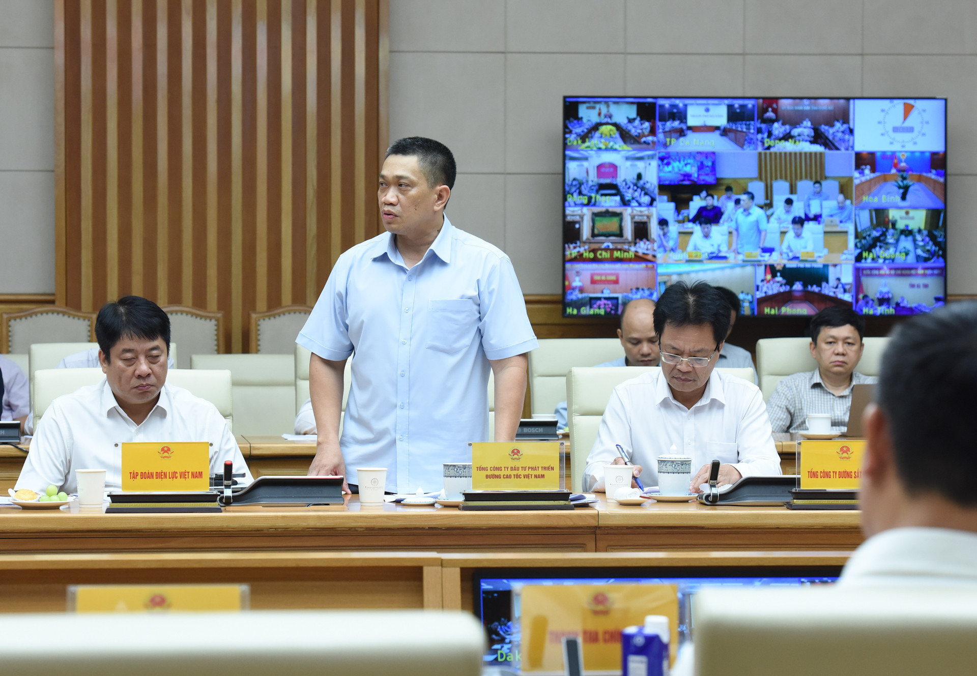 Tổng giám đốc Tổng công ty Đầu tư phát triển đường cao tốc Việt Nam (VEC) Phạm Hồng Quang phát biểu. Tổng giám đốc Tổng công ty Đầu tư phát triển đường cao tốc Việt Nam (VEC) Phạm Hồng Quang phát biểu.