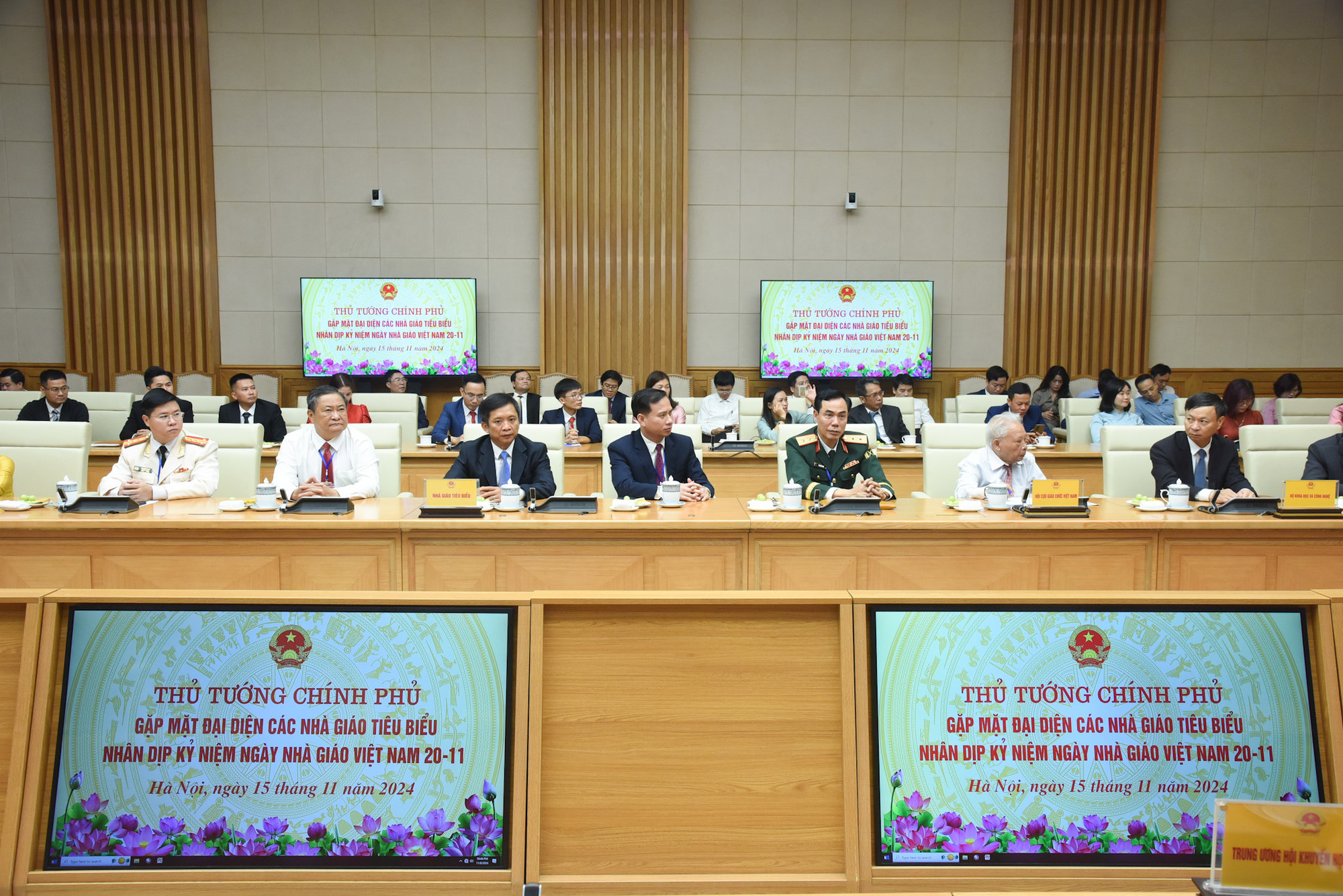 Đại diện các nhà giáo tiêu biểu tham dự cuộc gặp mặt.