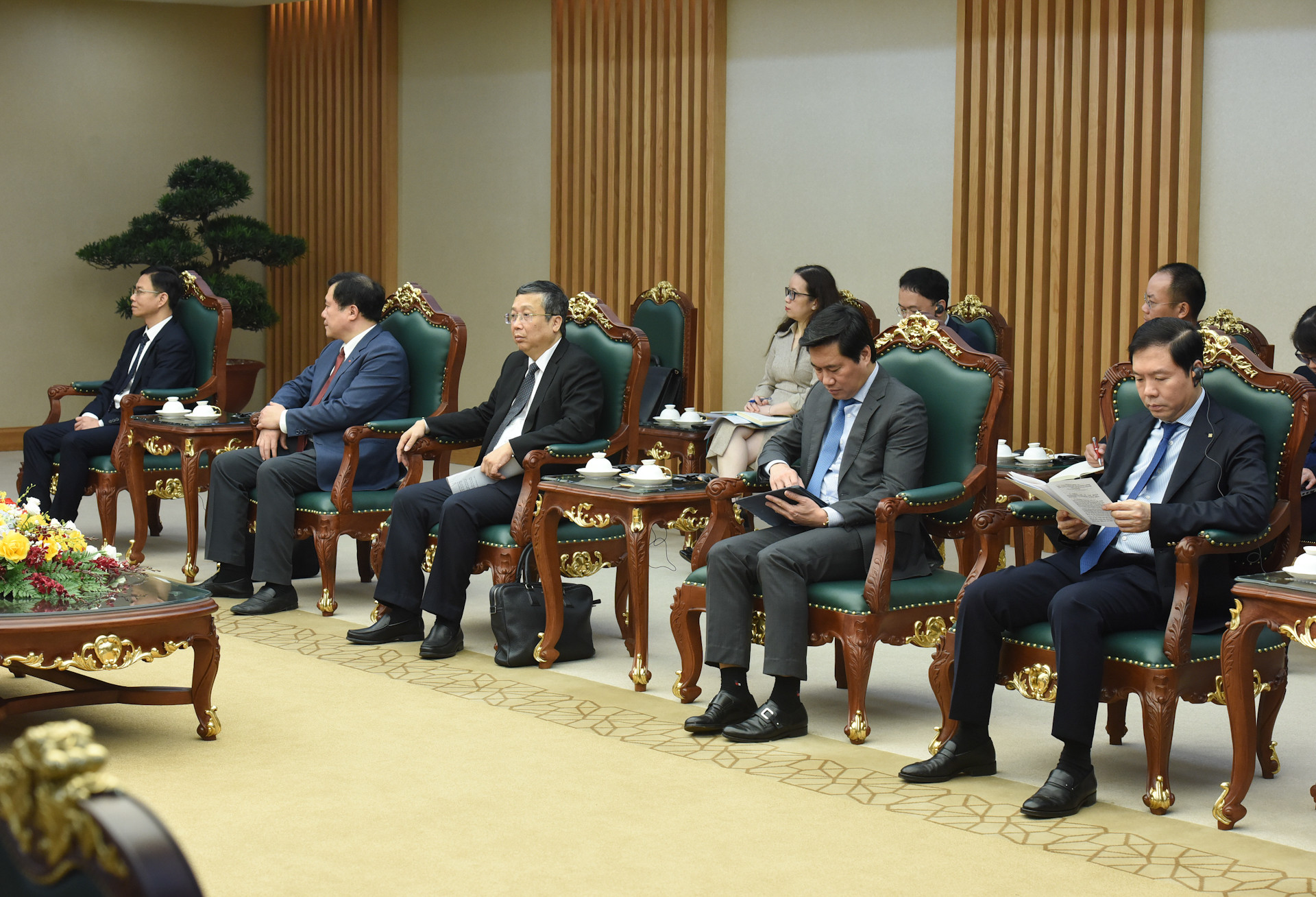 Đại diện lãnh đạo các ban, bộ, ngành của Chính phủ Việt Nam tham dự buổi tiếp.