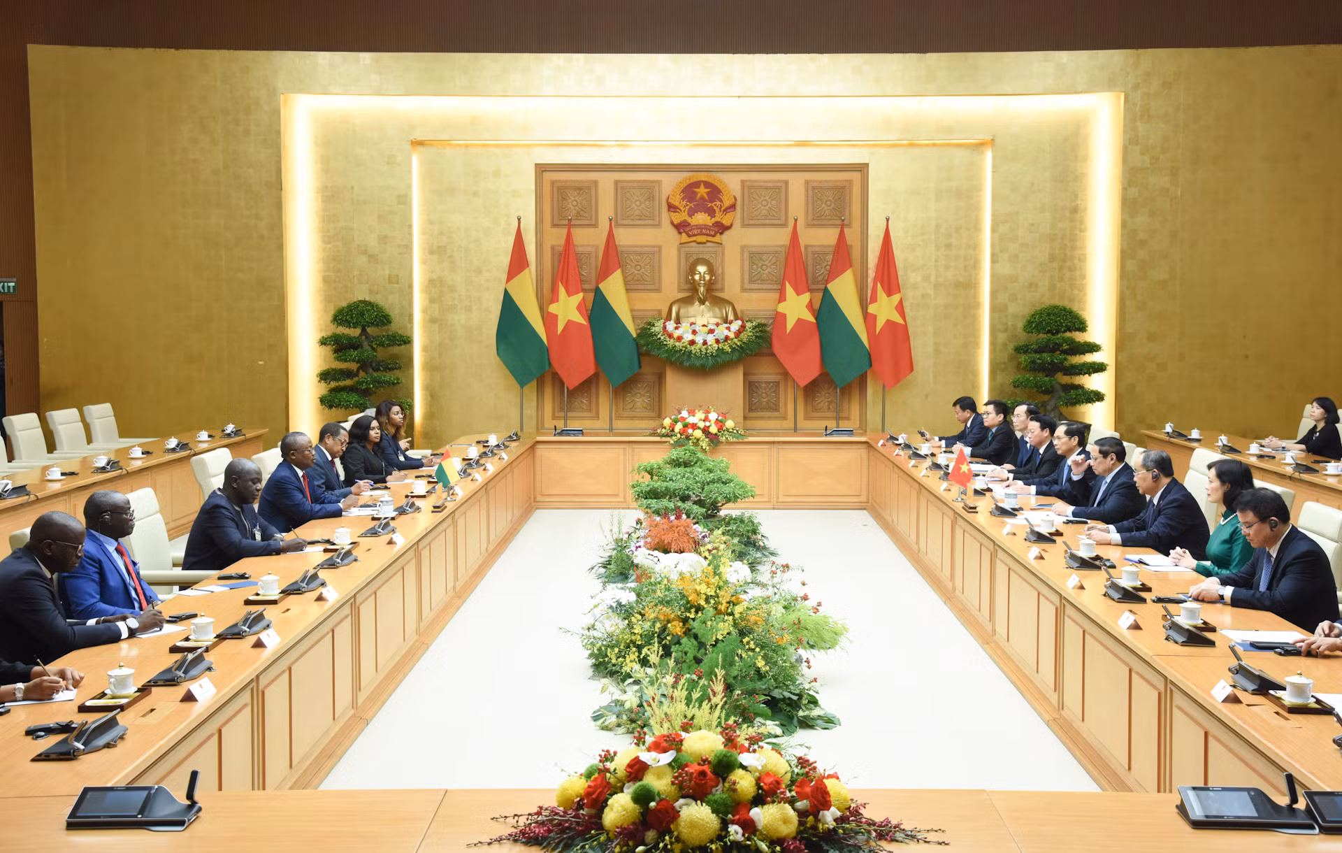 Quang cảnh hội kiến.
