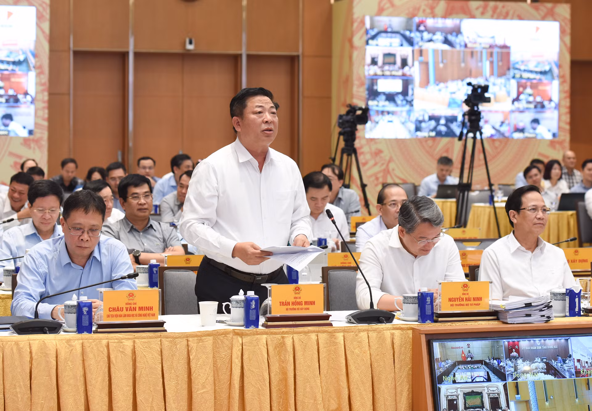 [Ảnh] Thủ tướng Phạm Minh Chính chủ trì Hội nghị thúc đẩy động lực tăng trưởng đầu tư công ảnh 5