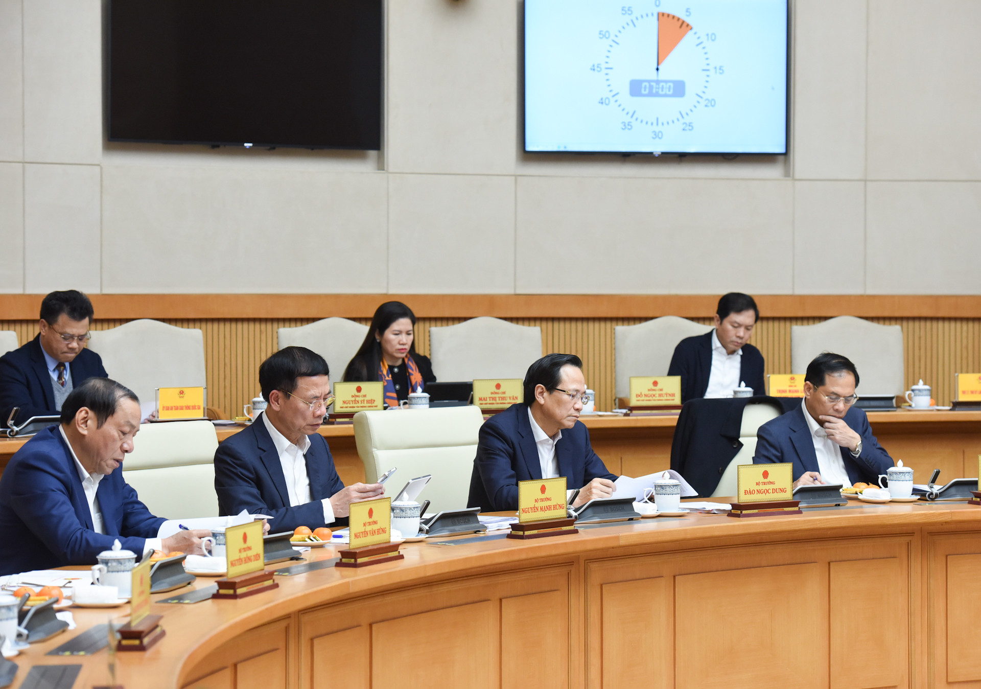 Đại diện lãnh đạo các bộ, ban, ngành tham dự cuộc họp. Đại diện lãnh đạo các bộ, ban, ngành tham dự cuộc họp.