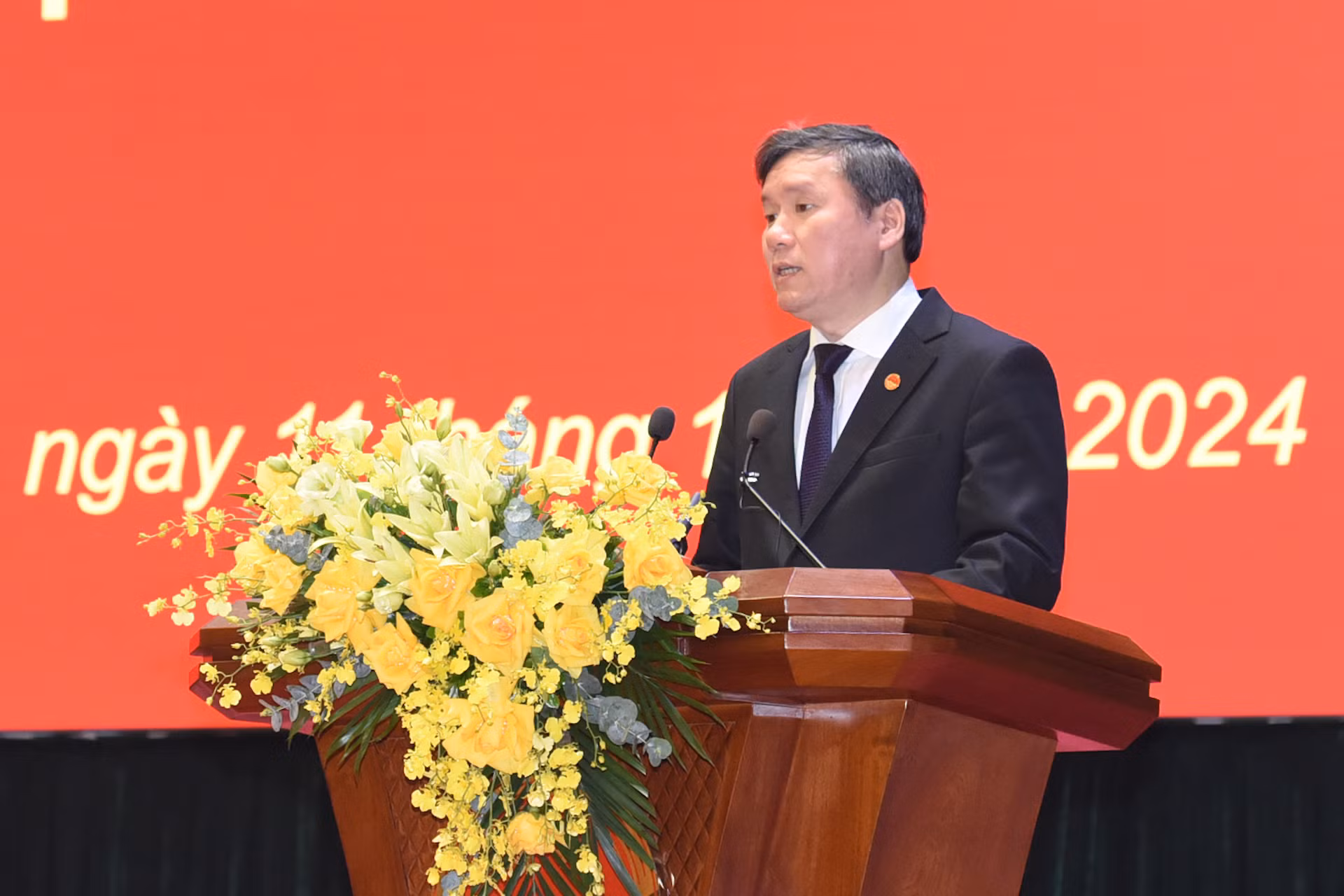 Giáo sư, tiến sĩ Lê Văn Lợi, Phó Giám đốc Học viện Chính trị quốc gia Hồ Chí Minh phát biểu.
