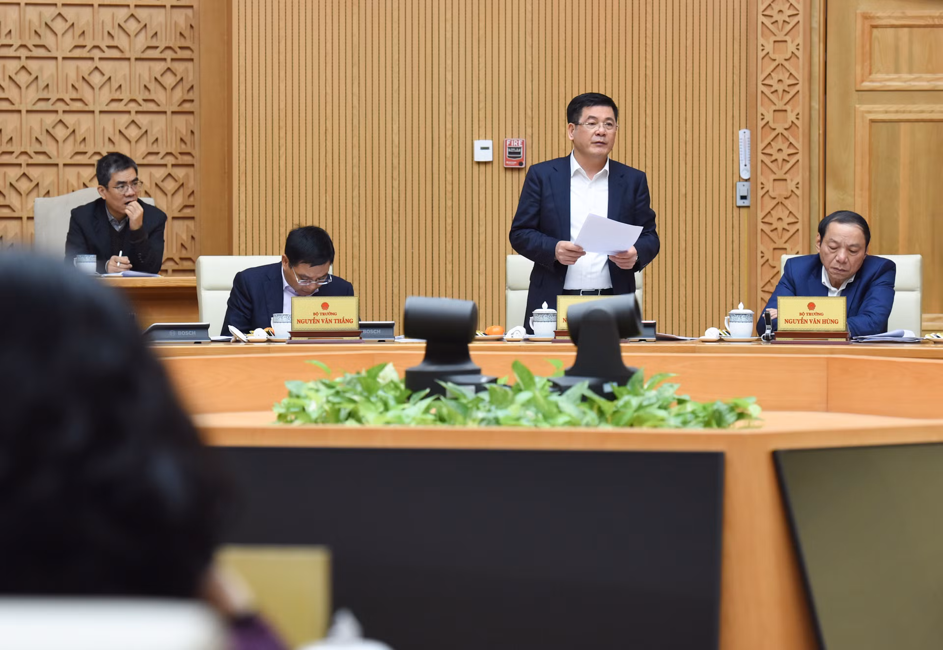 Bộ trưởng Công thương Nguyễn Hồng Diên phát biểu. Bộ trưởng Công thương Nguyễn Hồng Diên phát biểu.