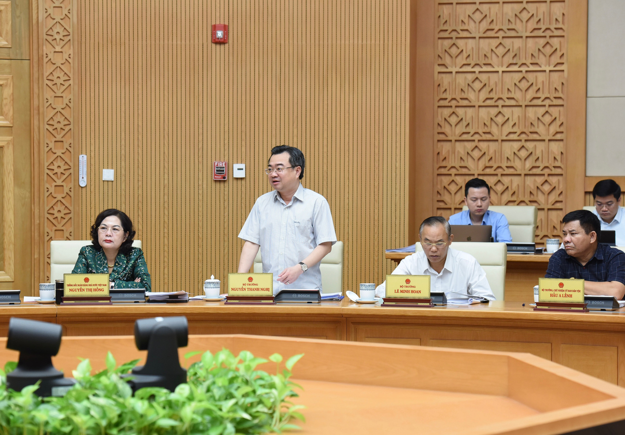 Bộ trưởng Xây dựng Nguyễn Thanh Nghị phát biểu tại phiên họp.