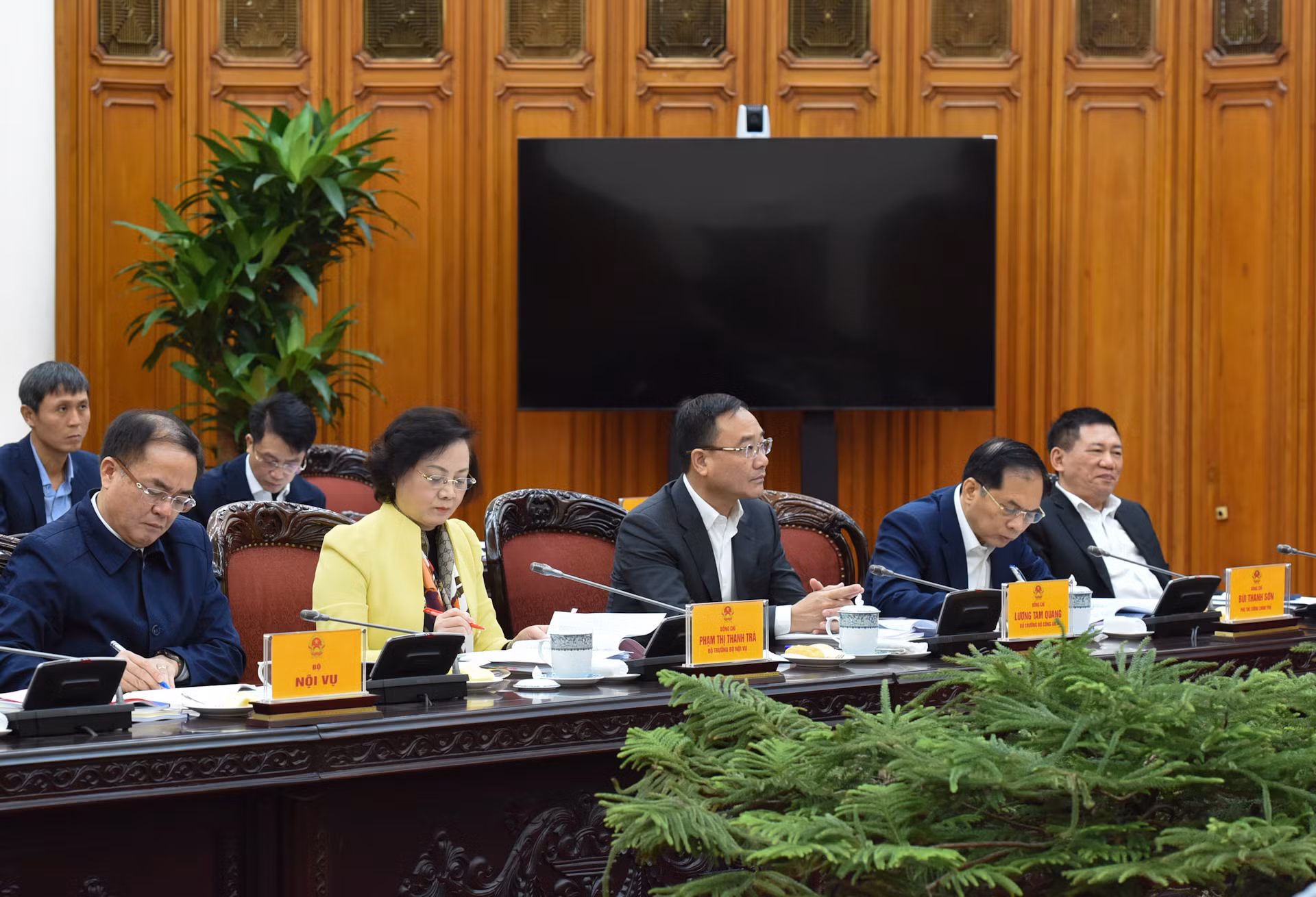 Các đại biểu tham dự phiên họp.