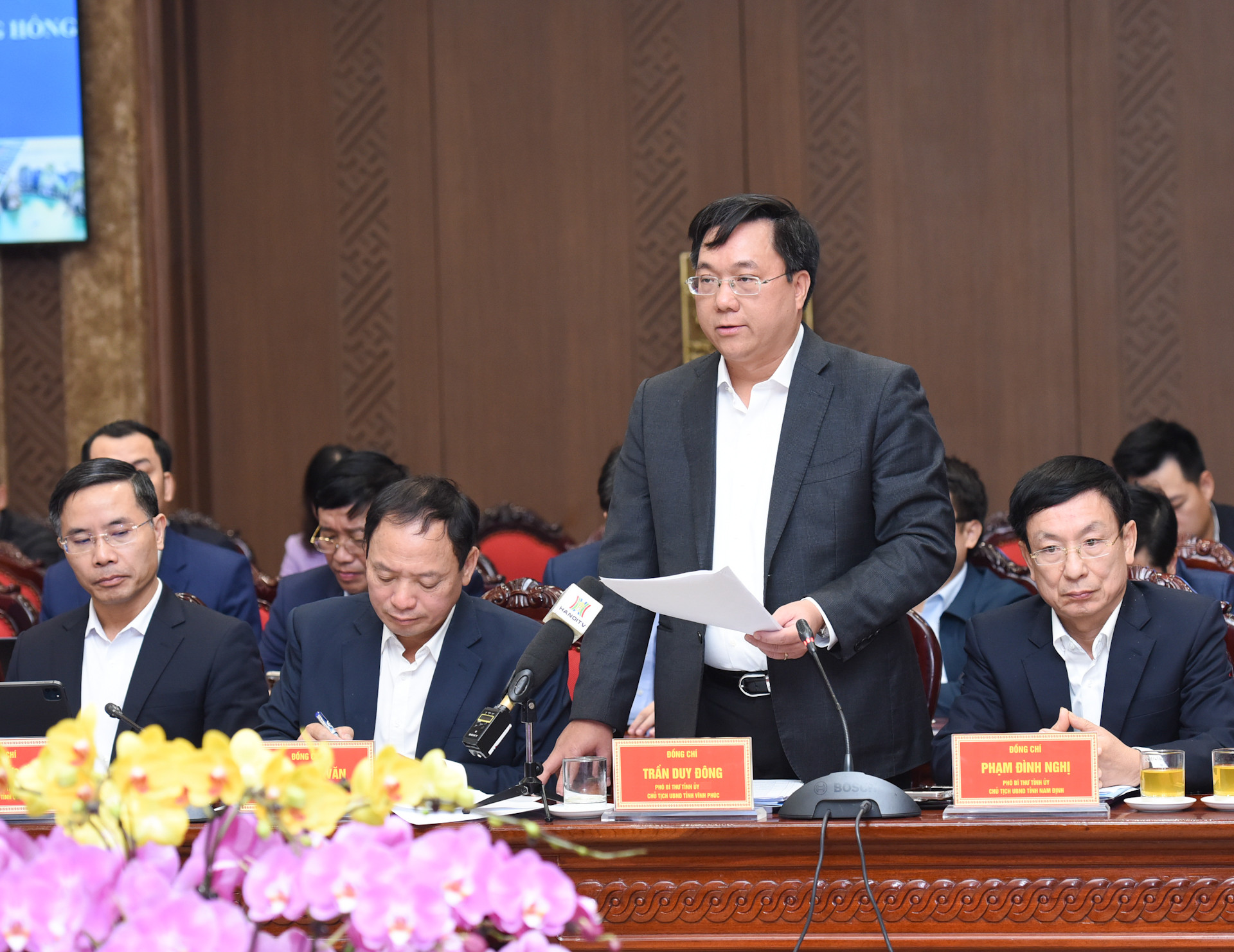 Chủ tịch Ủy ban nhân dân tỉnh Vĩnh Phúc Trần Duy Đông phát biểu.