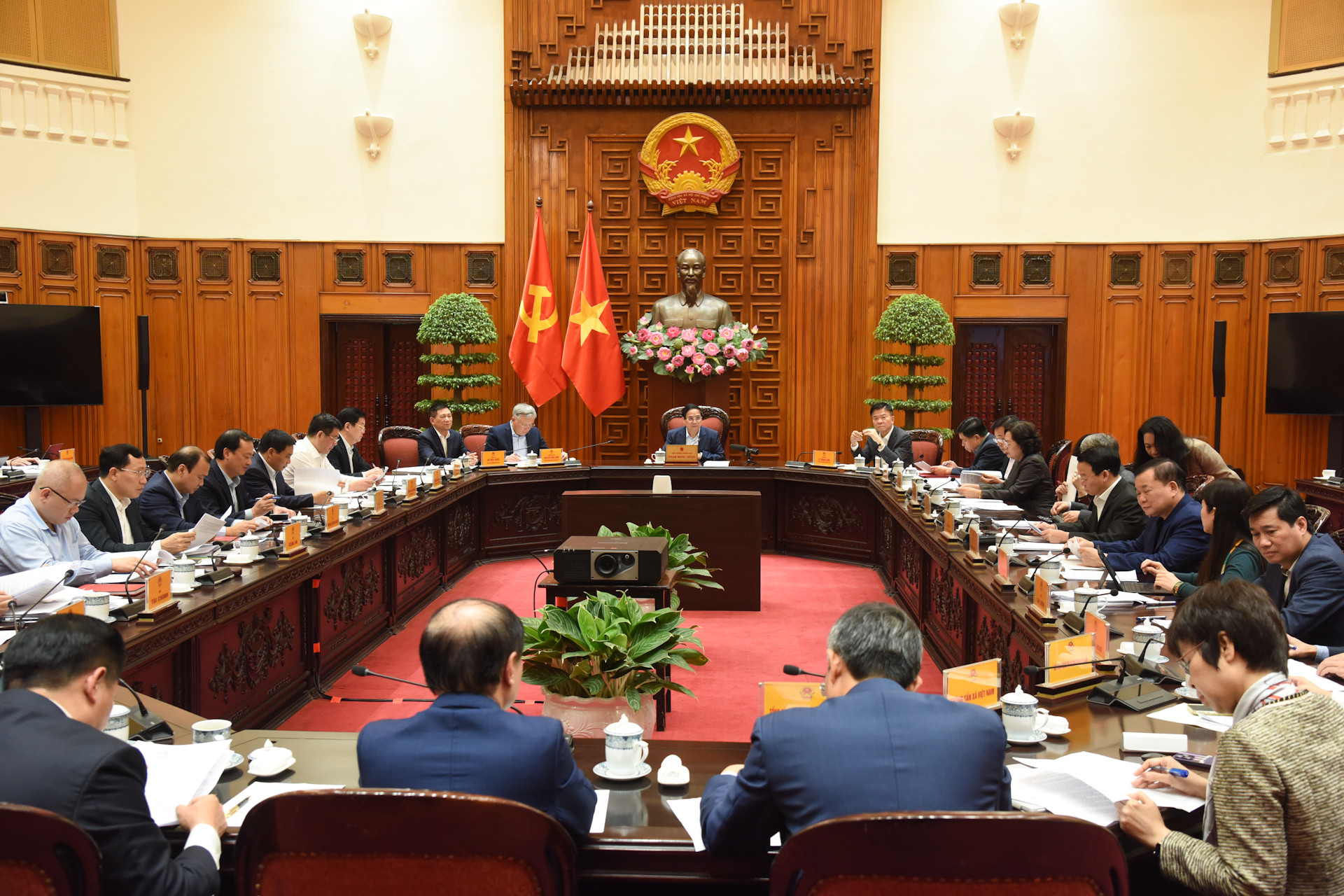 Quang cảnh cuộc họp.