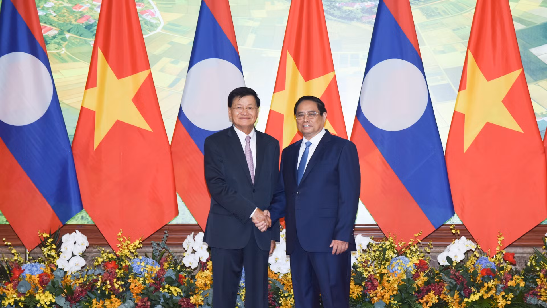 Thủ tướng Phạm Minh Chính và Tổng Bí thư, Chủ tịch nước Lào Thongloun Sisoulith