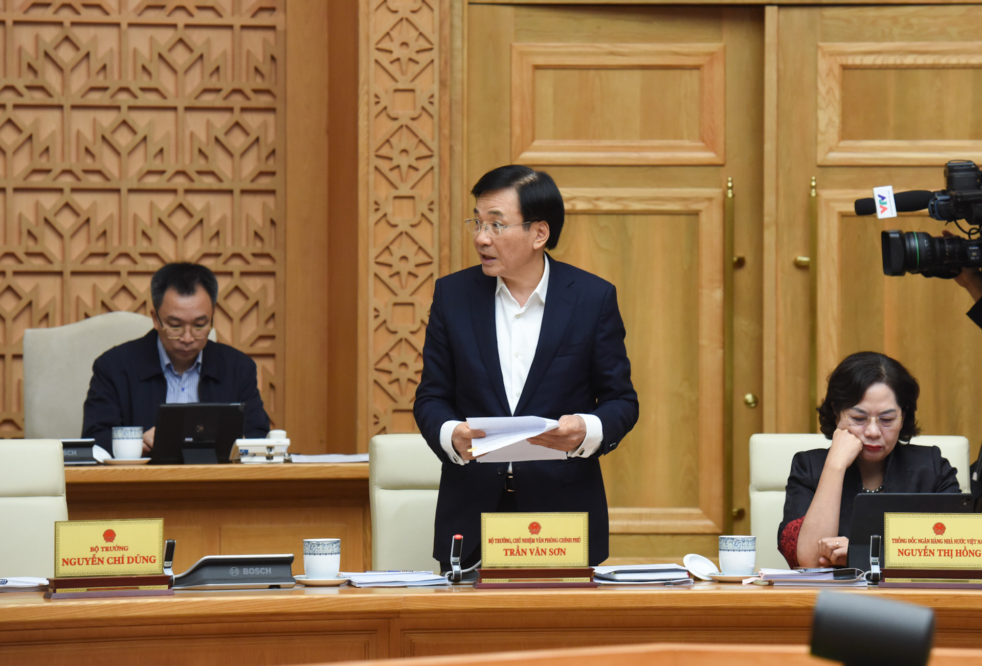 Bộ trưởng, Chủ nhiệm Văn phòng Chính phủ Trần Văn Sơn phát biểu.