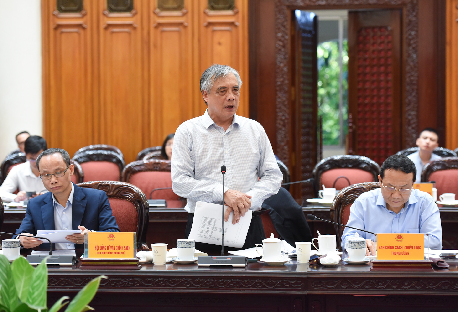 [Ảnh] Thủ tướng Phạm Minh Chính chủ trì họp về dự thảo Nghị quyết của Quốc hội về Trung tâm tài chính quốc tế tại Việt Nam ảnh 11