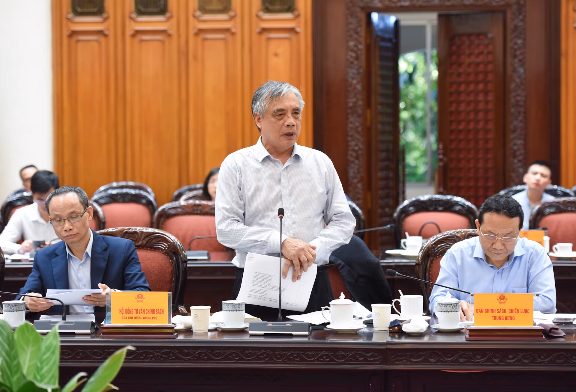 [Ảnh] Thủ tướng Phạm Minh Chính chủ trì họp về dự thảo Nghị quyết của Quốc hội về Trung tâm tài chính quốc tế tại Việt Nam ảnh 11
