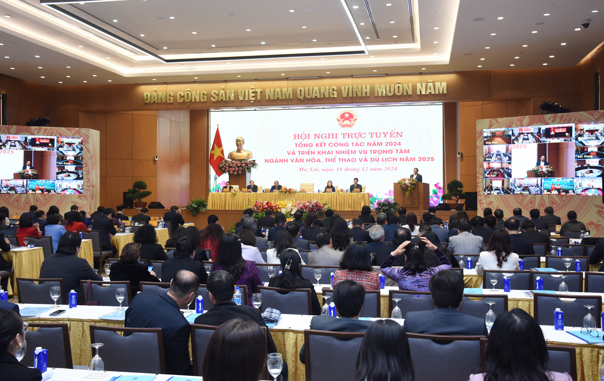 Quang cảnh hội nghị. Quang cảnh hội nghị.