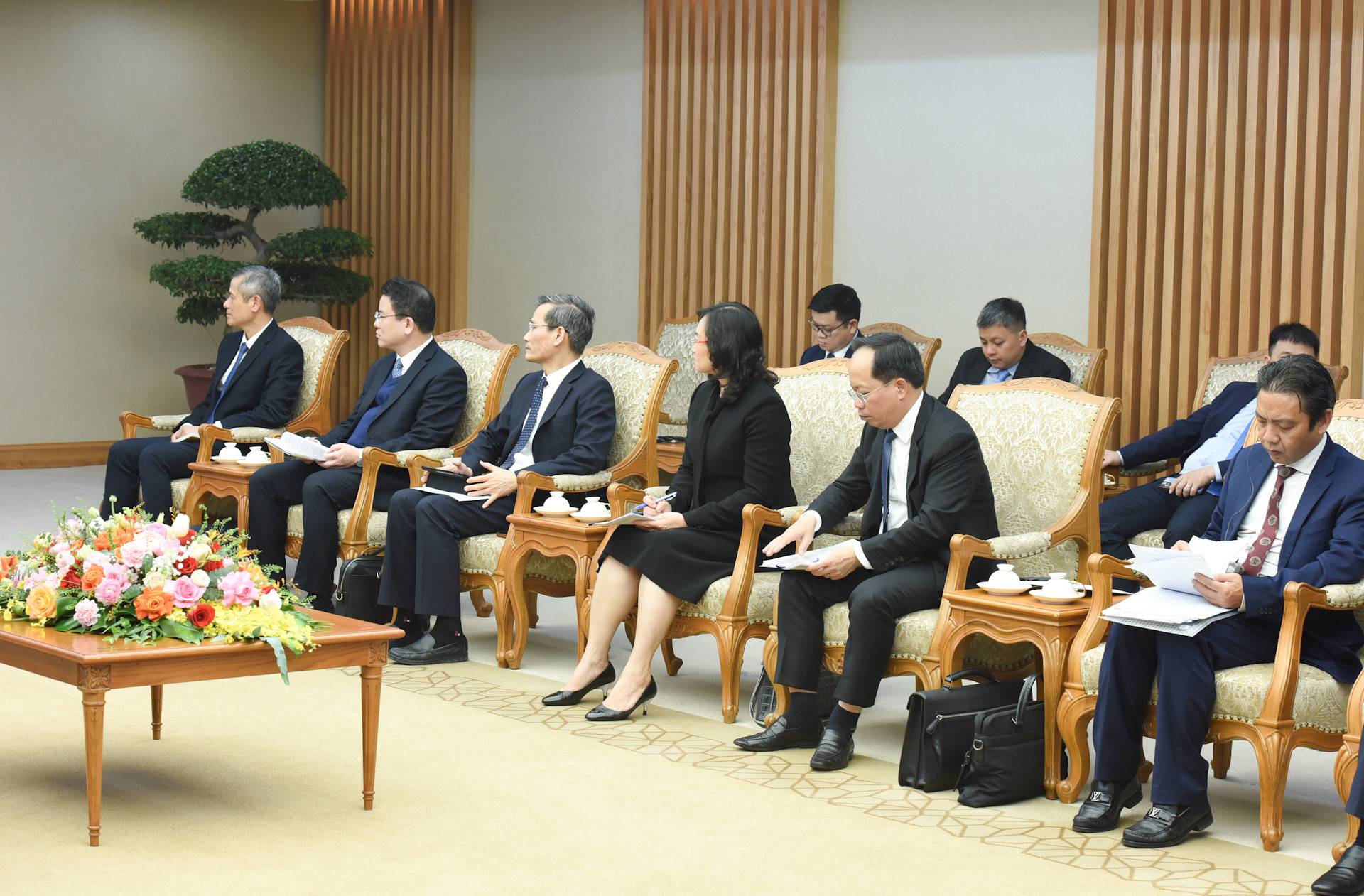 Đại diện lãnh đạo các bộ, ban, ngành của Chính phủ Việt Nam tham dự buổi tiếp.