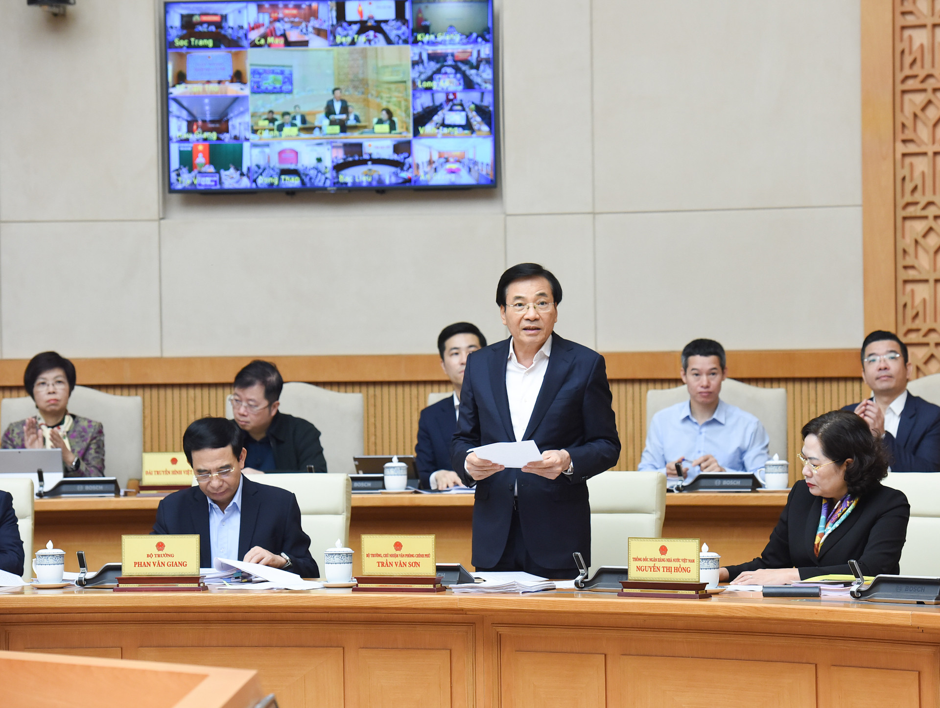 Bộ trưởng, Chủ nhiệm Văn phòng Chính phủ Trần Văn Sơn phát biểu. Bộ trưởng, Chủ nhiệm Văn phòng Chính phủ Trần Văn Sơn phát biểu.