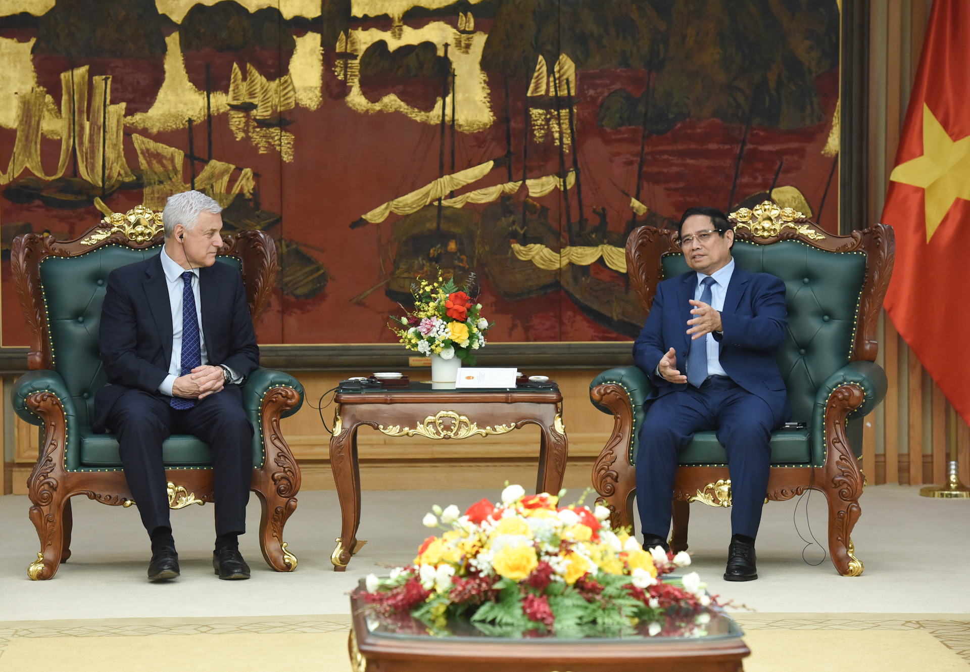 Thủ tướng Phạm Minh Chính tiếp ông Bill Winters, Tổng Giám đốc Tập đoàn Standard Chartered.