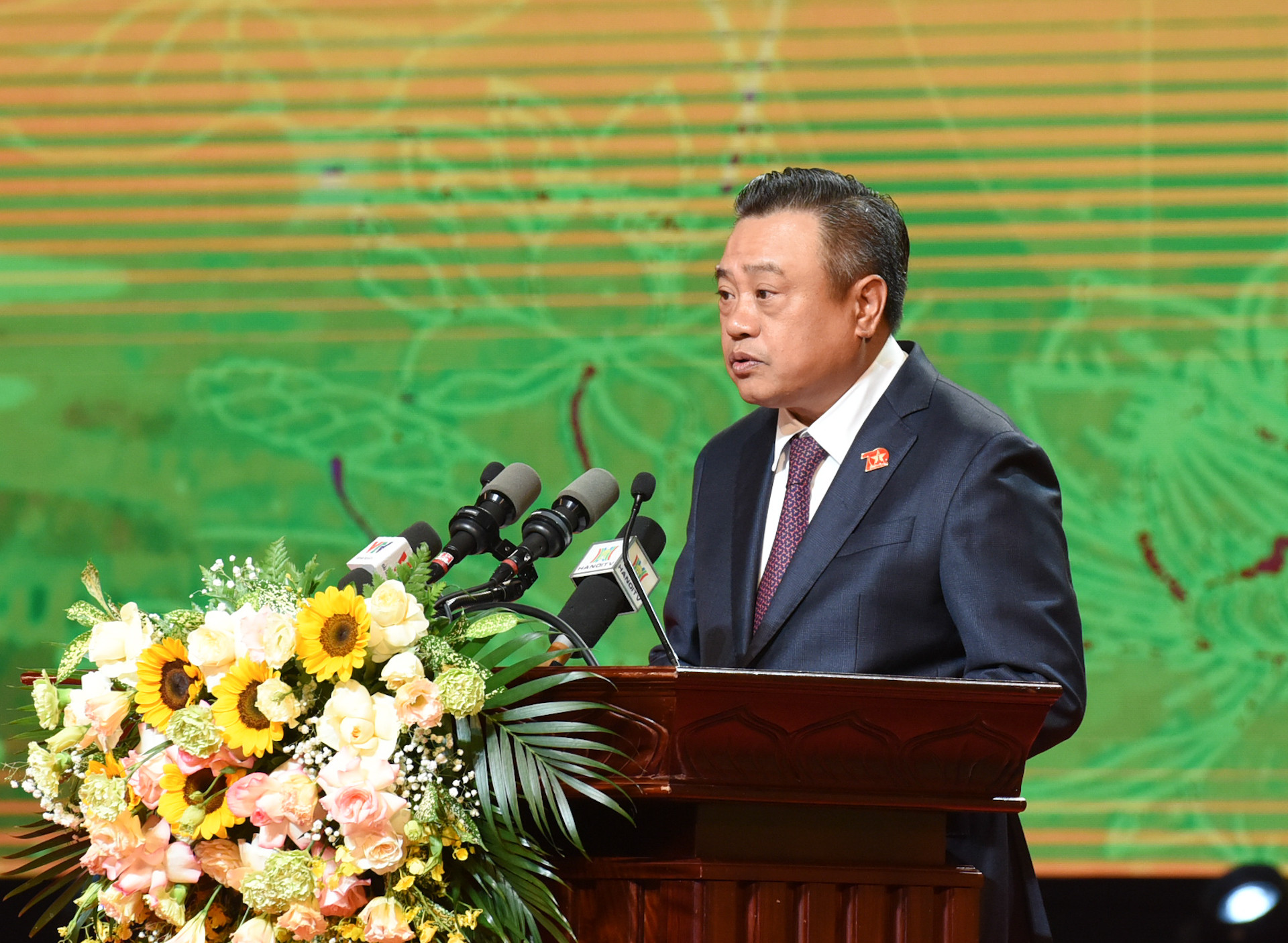 Chủ tịch Ủy ban nhân dân, Chủ tịch Hội đồng Thi đua-Khen thưởng thành phố Hà Nội Trần Sỹ Thanh phát biểu khai mạc và phát động phong trào thi đua năm 2025.