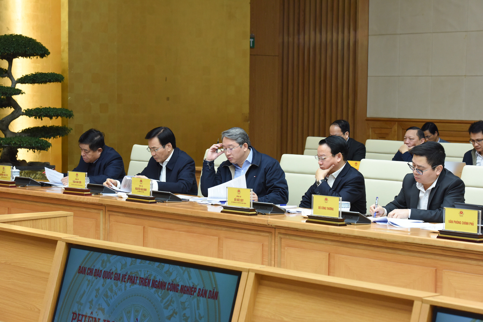 Đại diện lãnh đạo các bộ tham dự phiên họp.