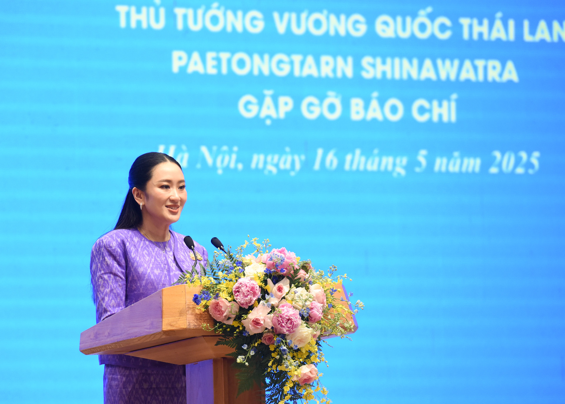 Thủ tướng Vương quốc Thái Lan Paetongtarn Shinawatra phát biểu tại buổi họp báo.