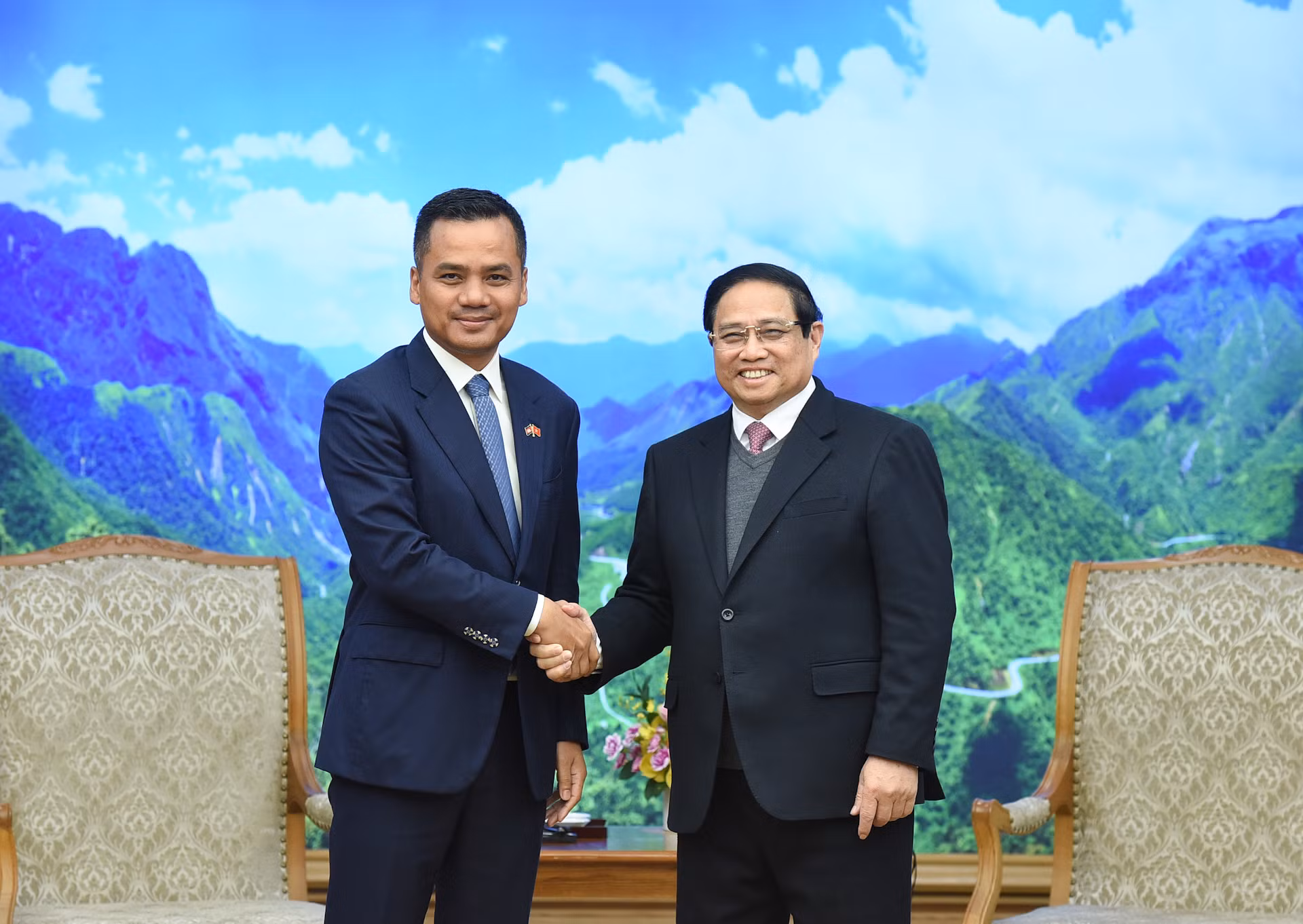Thủ tướng Phạm Minh Chính và Phó Thủ tướng, Bộ trưởng Nội vụ Vương quốc Campuchia Sar Sokha.
