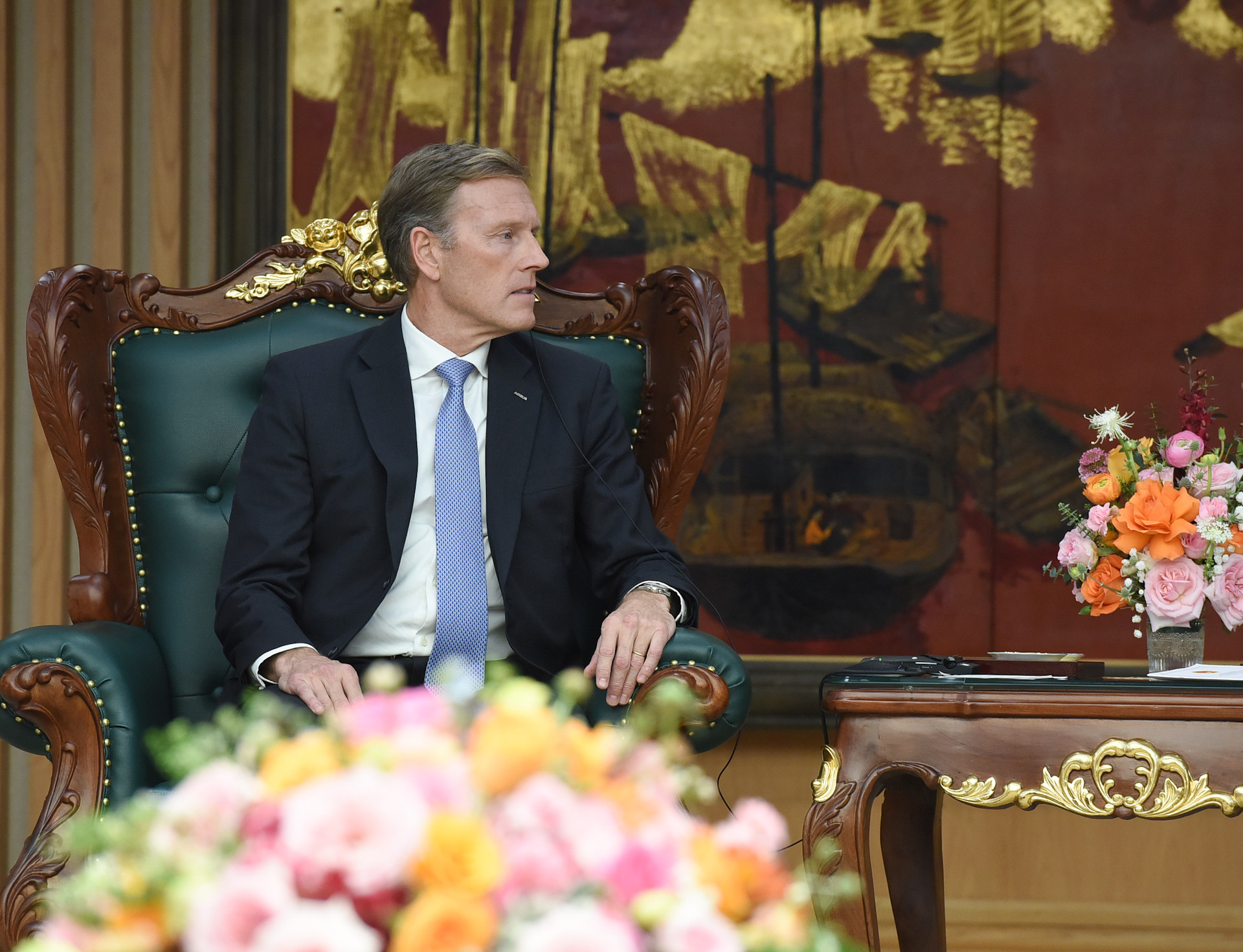 Phó Chủ tịch điều hành quốc tế Tập đoàn Airbus Wouter Van Wersch phát biểu tại buổi tiếp.