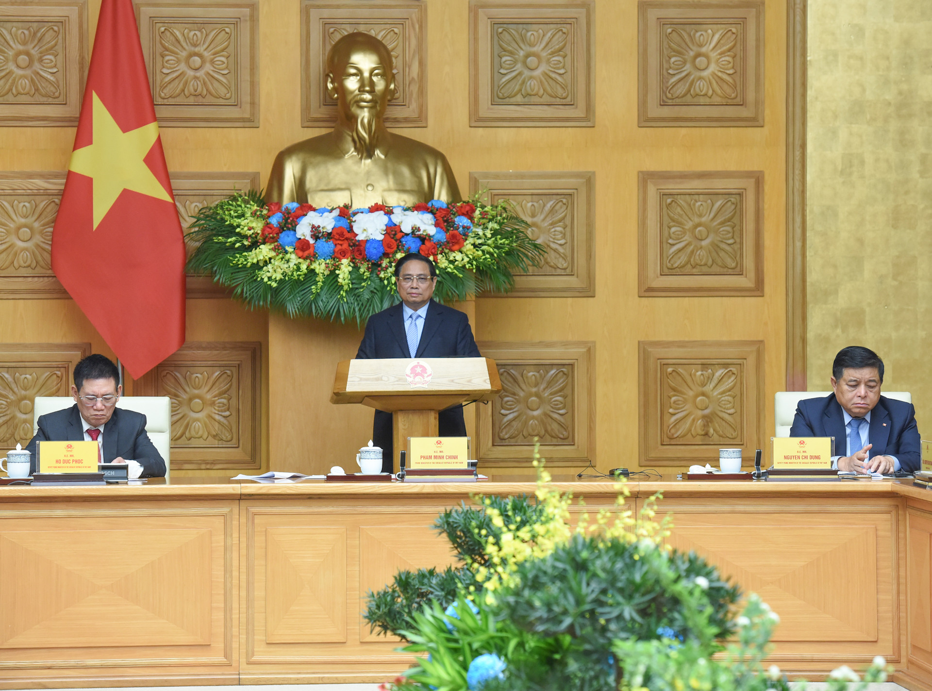 Thủ tướng Phạm Minh Chính và Phó Thủ tướng Hồ Đức Phớc, Phó Thủ tướng Nguyễn Chí Dũng chủ trì Tọa đàm với các doanh nghiệp Hoa Kỳ. Thủ tướng Phạm Minh Chính và Phó Thủ tướng Hồ Đức Phớc, Phó Thủ tướng Nguyễn Chí Dũng chủ trì Tọa đàm với các doanh nghiệp Hoa Kỳ.