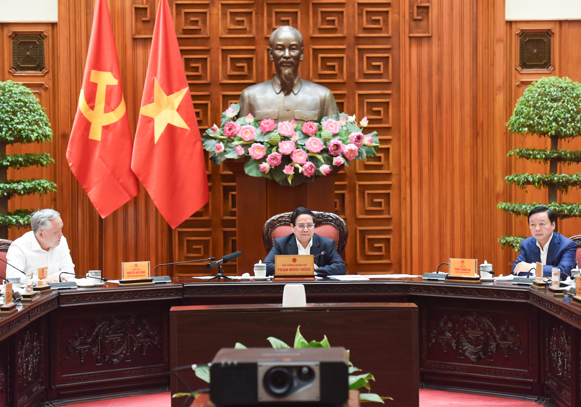 Thủ tướng Phạm Minh Chính chủ trì cuộc họp.