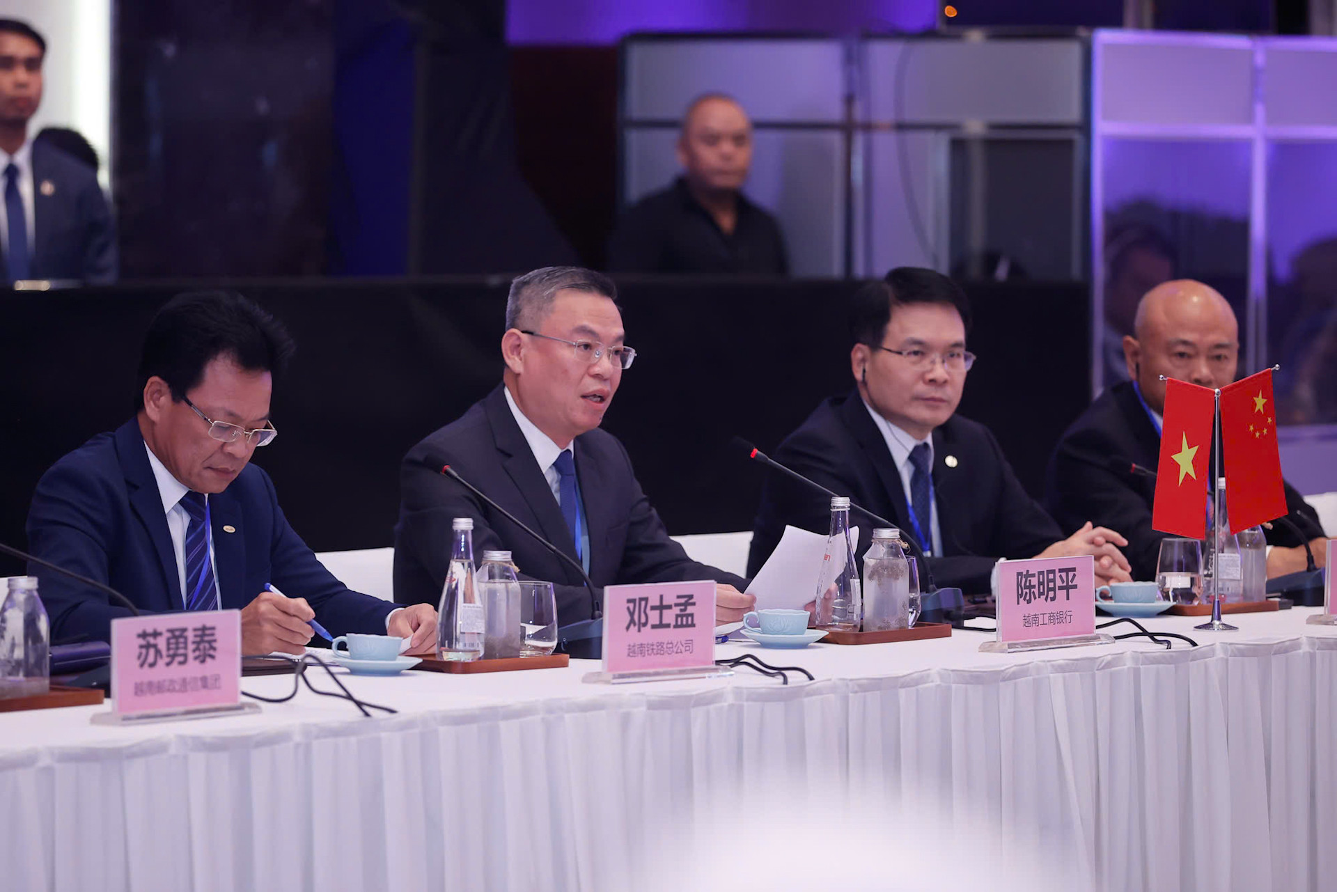 Chủ tịch HĐQT VietinBank Trần Minh Bình phát biểu tại tọa đàm.