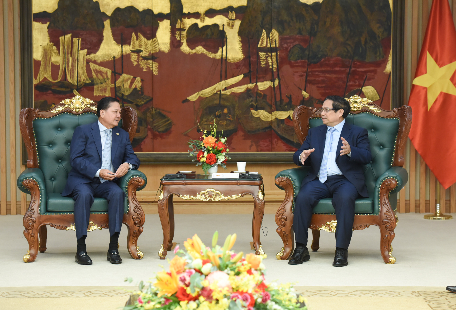 Thủ tướng Phạm Minh Chính tiếp Phó Thủ tướng Campuchia Neth Savoeun.
