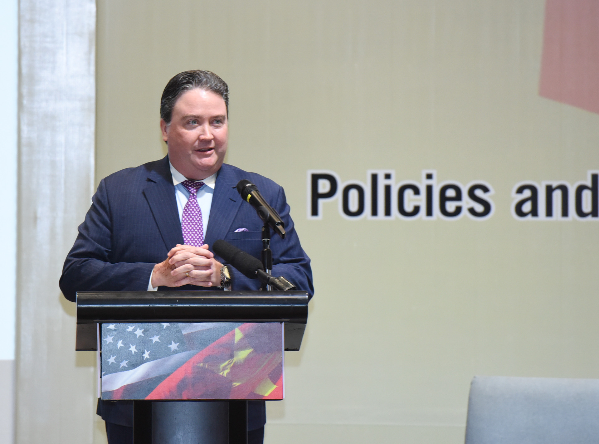 Đại sứ Hoa Kỳ tại Việt Nam Marc Knapper phát biểu.