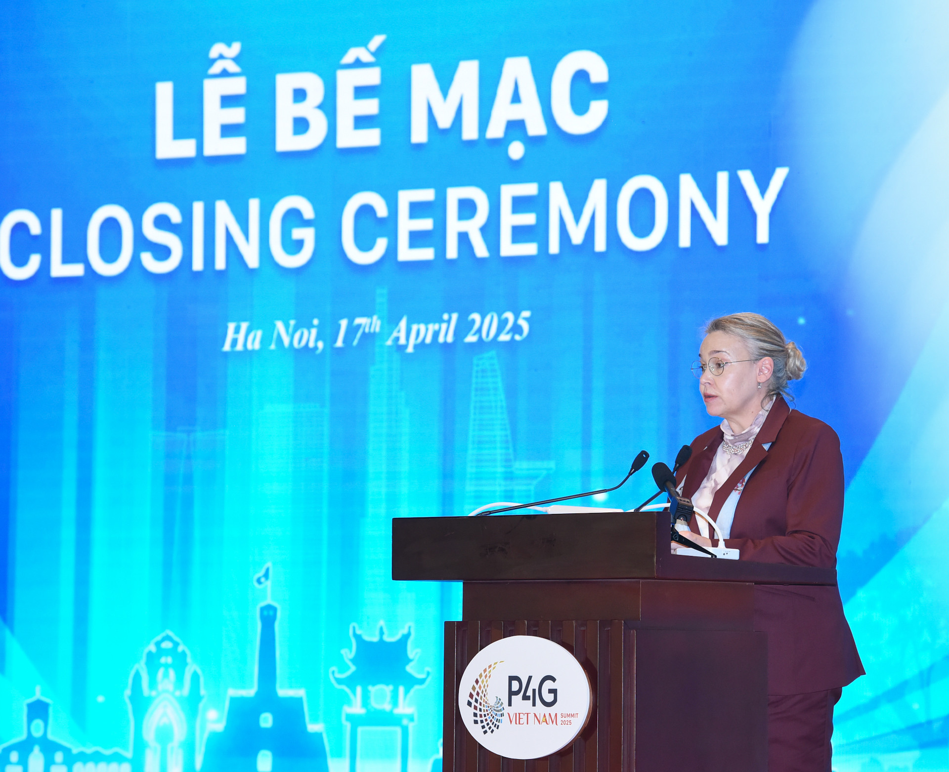 Giám đốc điều hành Ban Thư ký P4G báo cáo về các kết quả hội nghị.