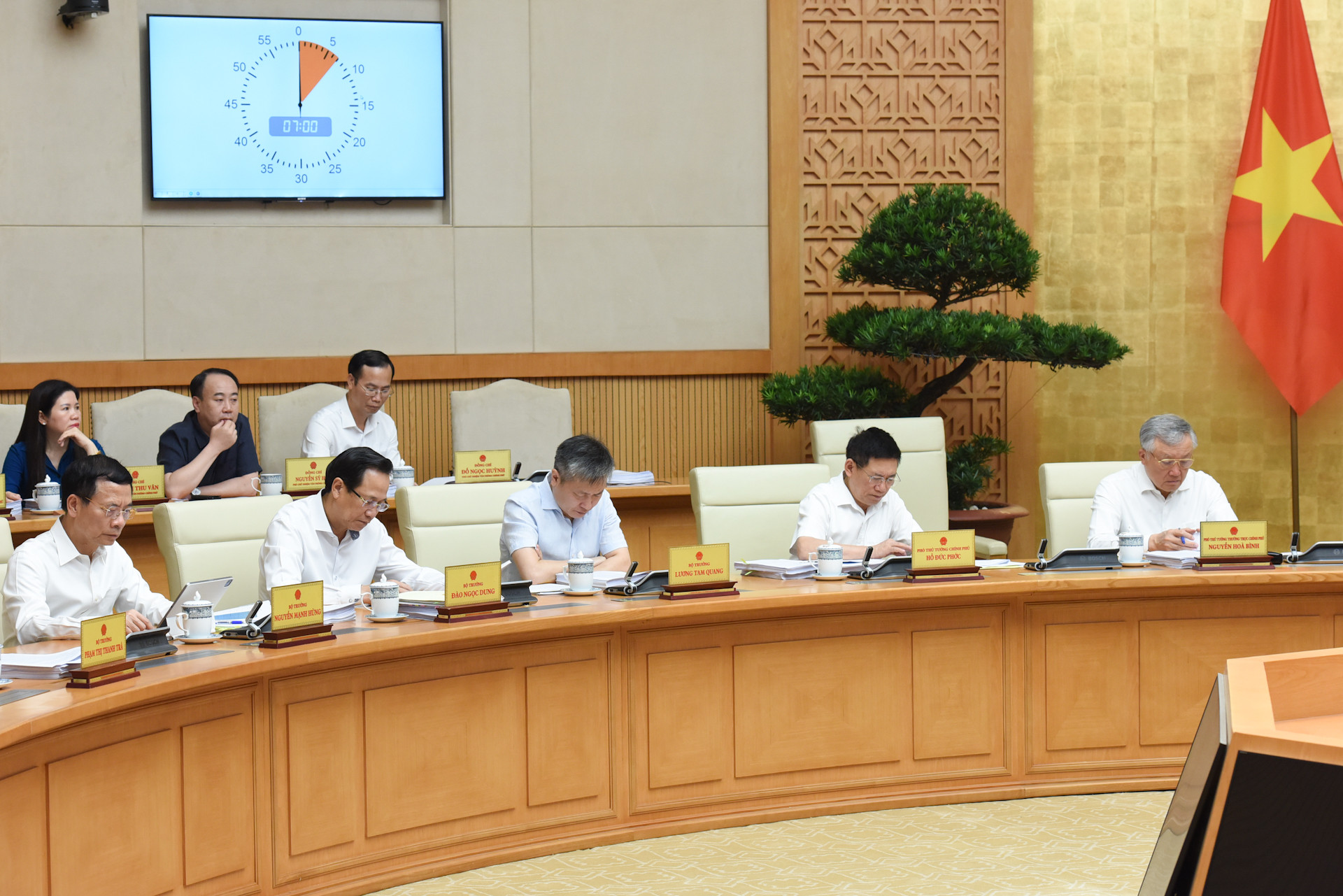 Các thành viên Chính phủ tham dự Phiên họp Chính phủ thường kỳ tháng 8 năm 2024.